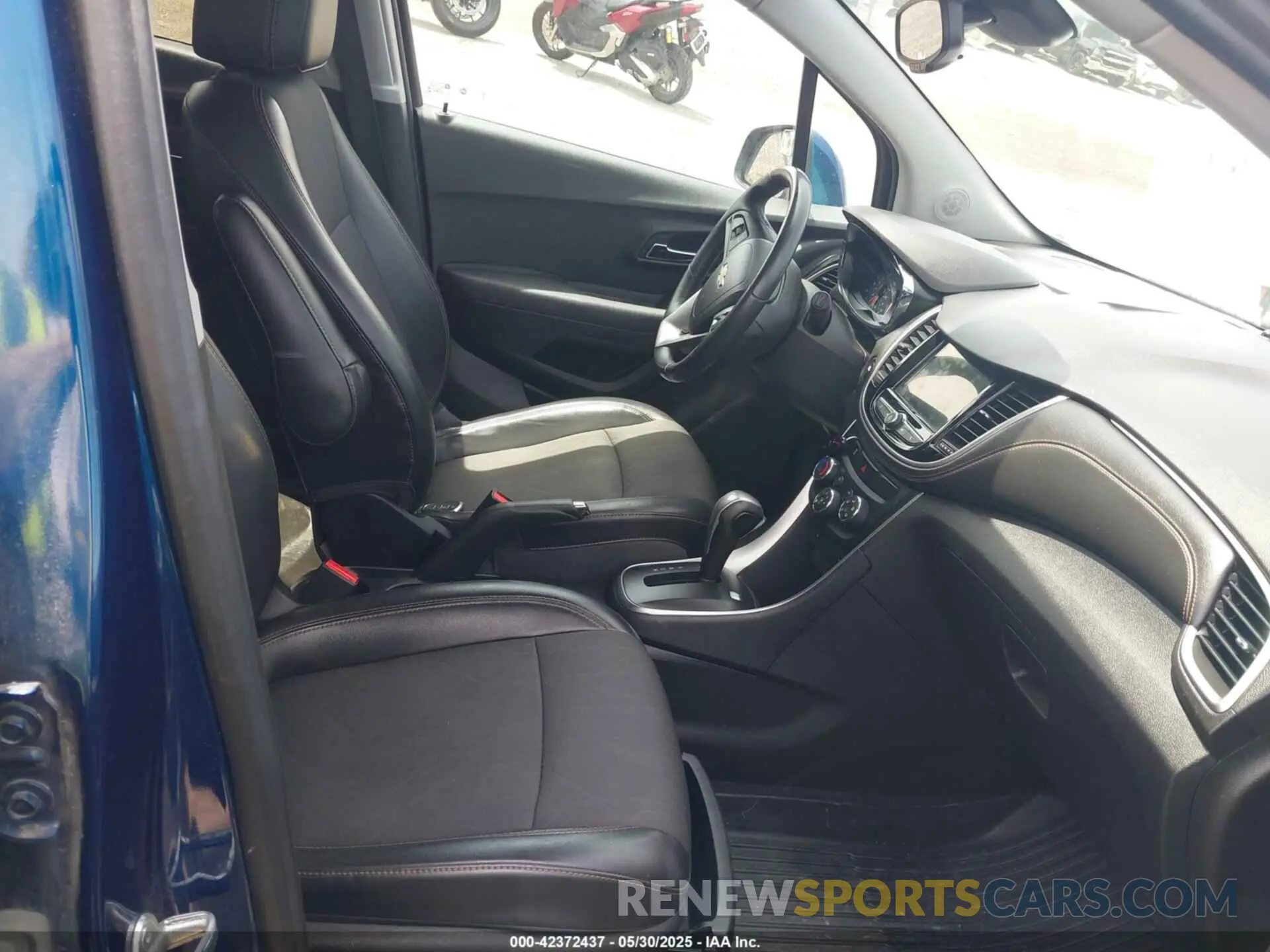 5 Photograph of a damaged car 3GNCJLSB7KL287599 CHEVROLET TRAX 2019
