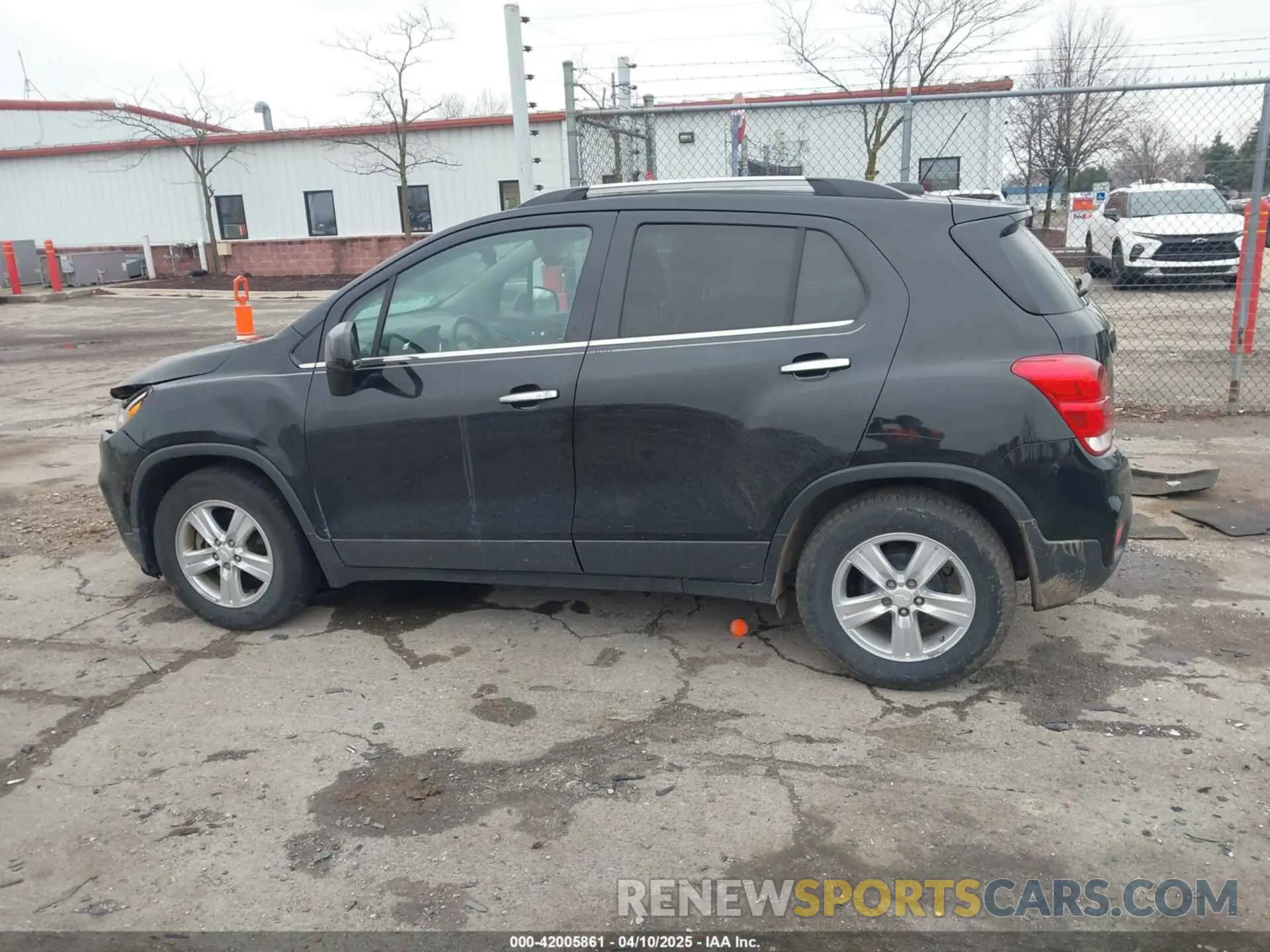 13 Photograph of a damaged car 3GNCJLSB7KL327065 CHEVROLET TRAX 2019