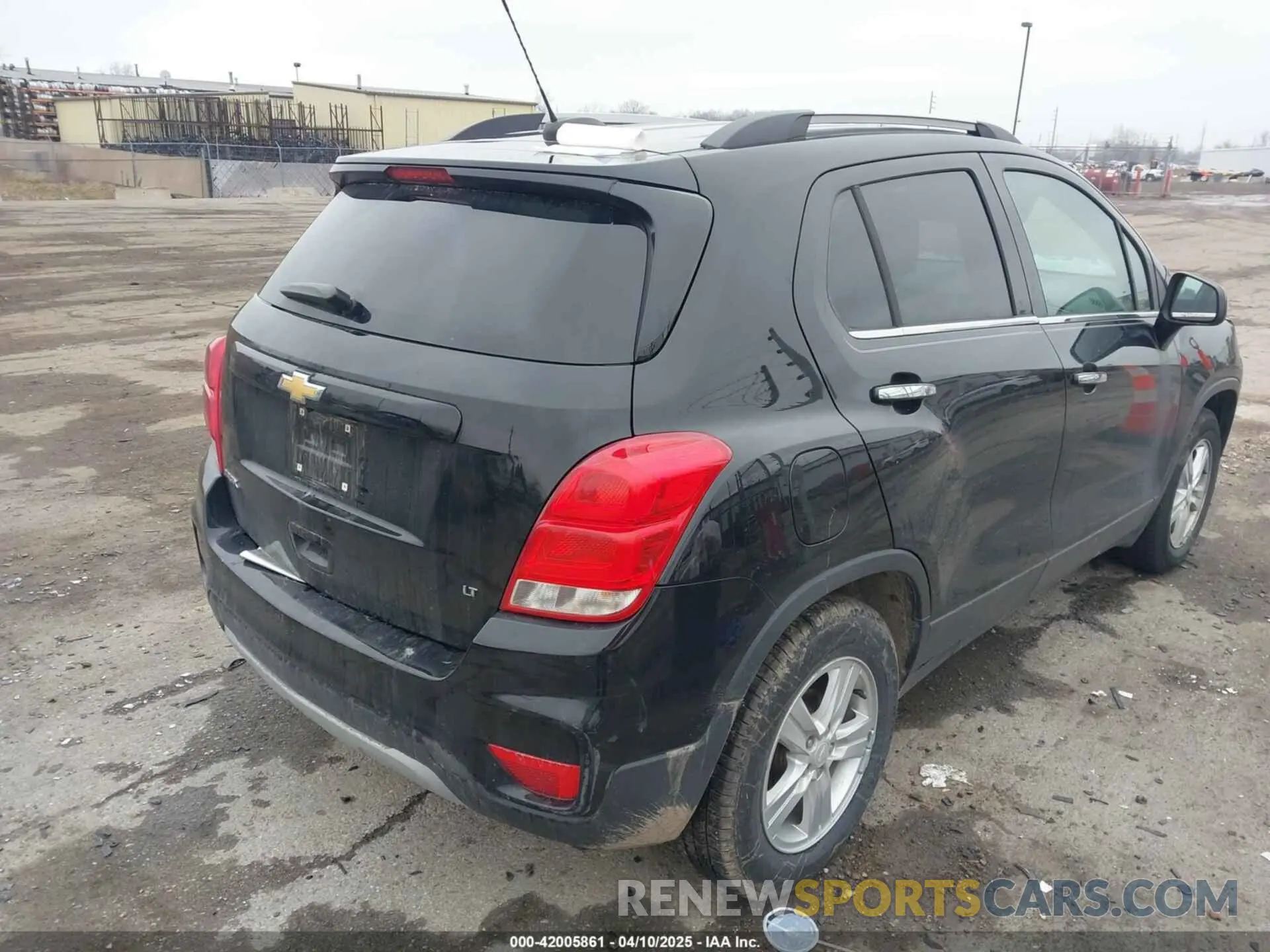 4 Photograph of a damaged car 3GNCJLSB7KL327065 CHEVROLET TRAX 2019