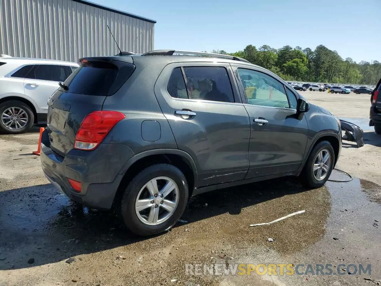 3 Photograph of a damaged car 3GNCJLSB7KL371678 CHEVROLET TRAX 2019