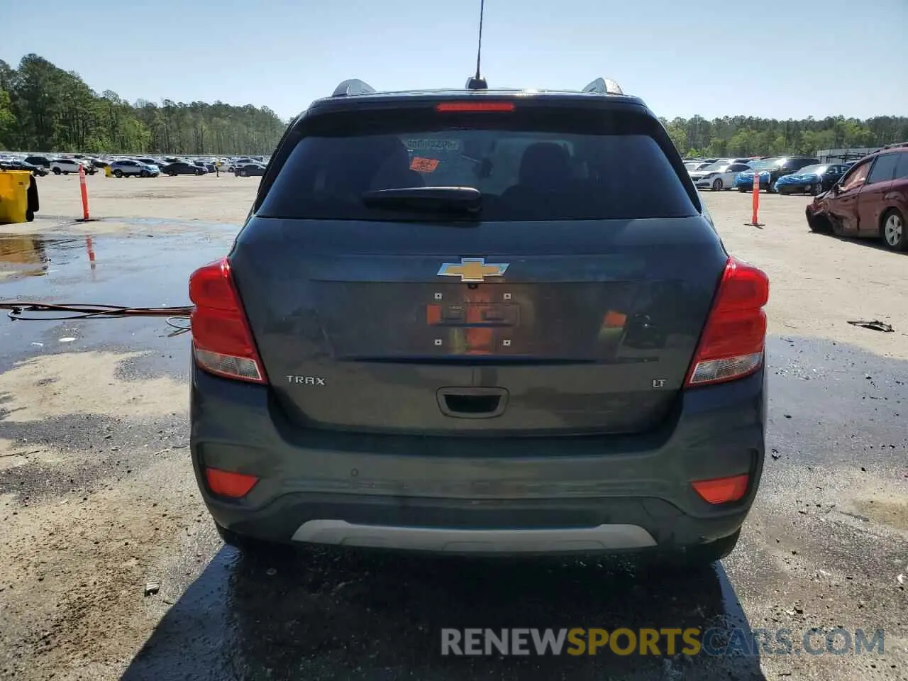 6 Photograph of a damaged car 3GNCJLSB7KL371678 CHEVROLET TRAX 2019