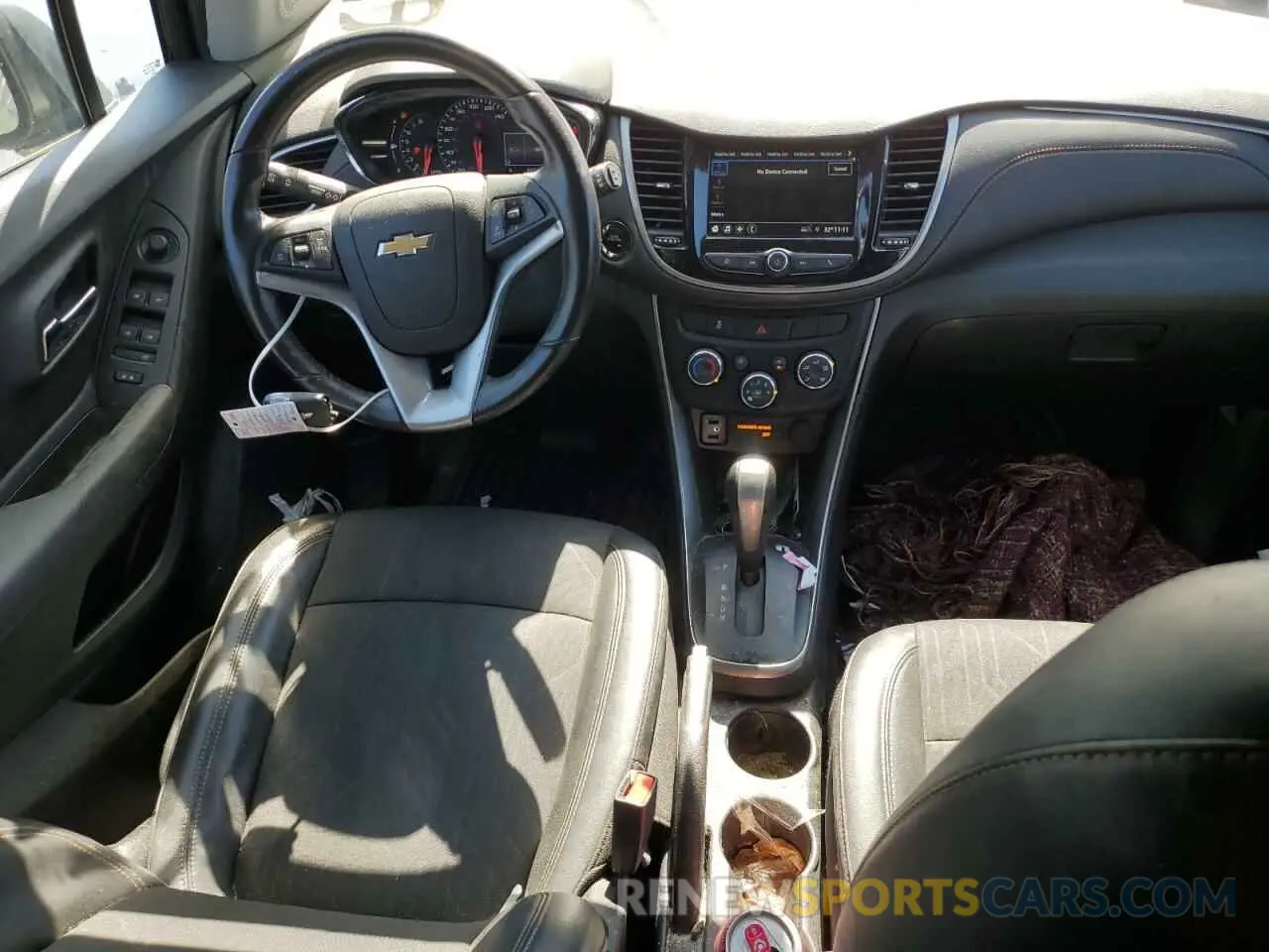 8 Photograph of a damaged car 3GNCJLSB7KL371678 CHEVROLET TRAX 2019