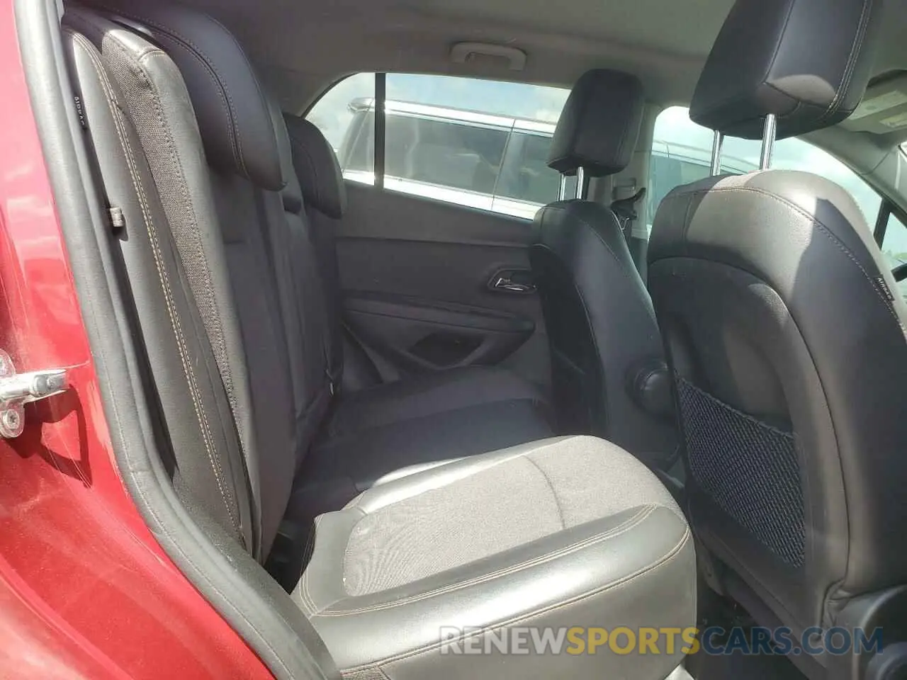 11 Photograph of a damaged car 3GNCJLSB7KL379831 CHEVROLET TRAX 2019