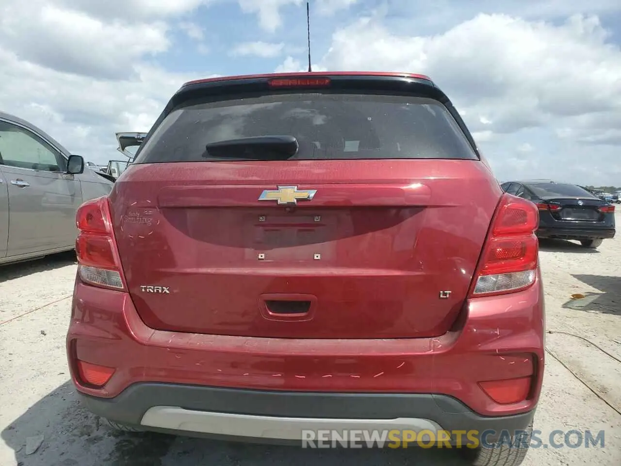 6 Photograph of a damaged car 3GNCJLSB7KL379831 CHEVROLET TRAX 2019