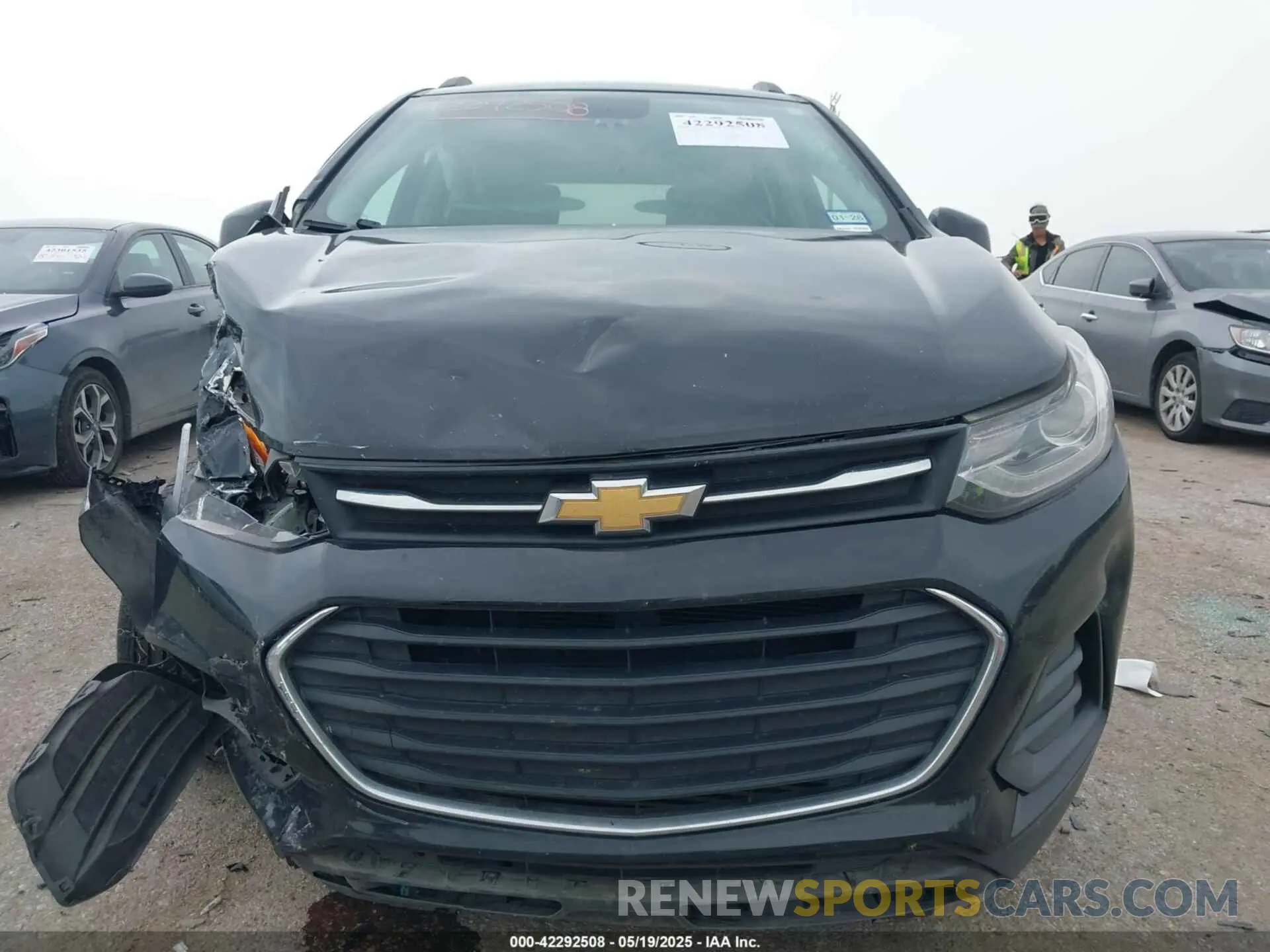 13 Photograph of a damaged car 3GNCJLSB8KL213334 CHEVROLET TRAX 2019