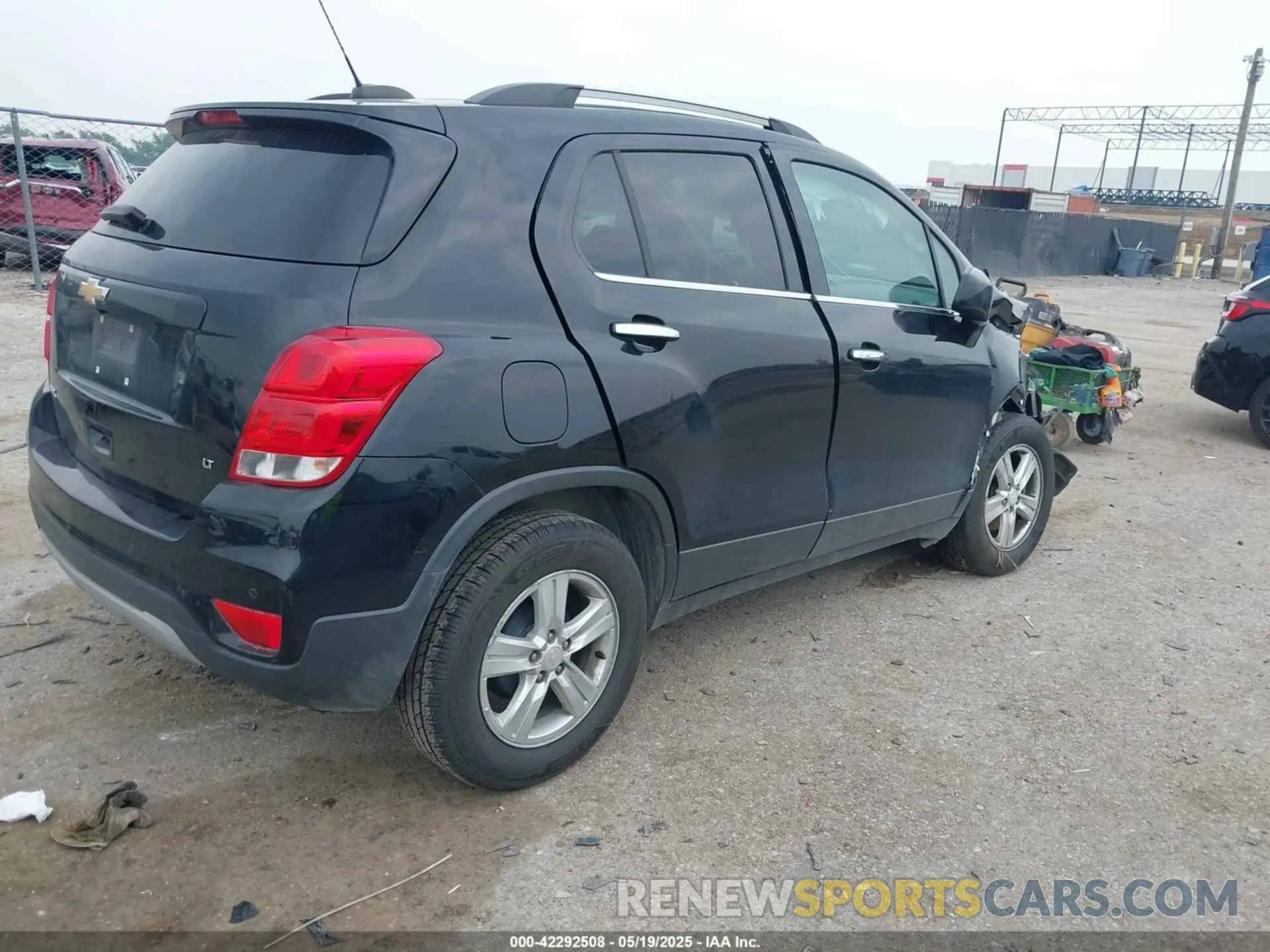 4 Photograph of a damaged car 3GNCJLSB8KL213334 CHEVROLET TRAX 2019