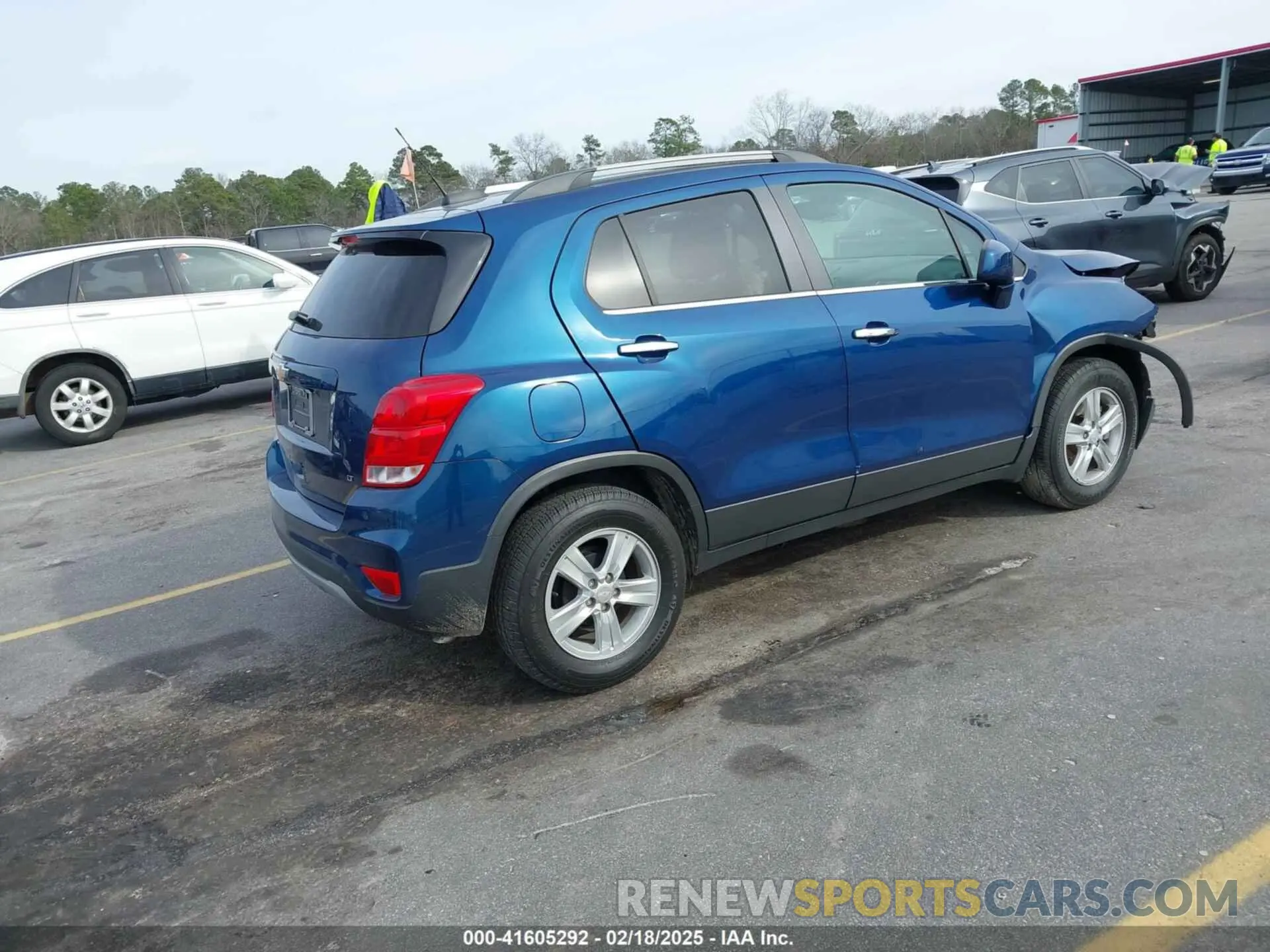 4 Photograph of a damaged car 3GNCJLSB8KL333344 CHEVROLET TRAX 2019