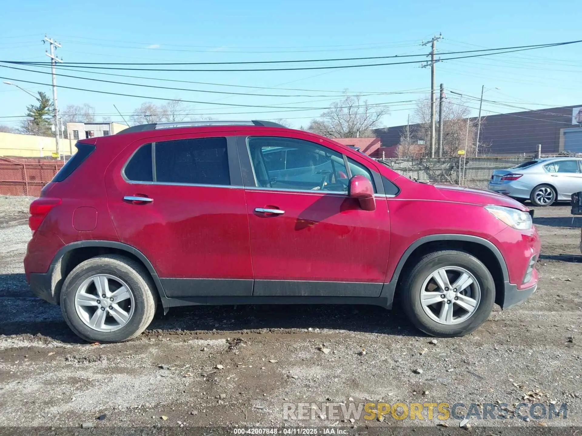 13 Photograph of a damaged car 3GNCJLSB8KL338057 CHEVROLET TRAX 2019