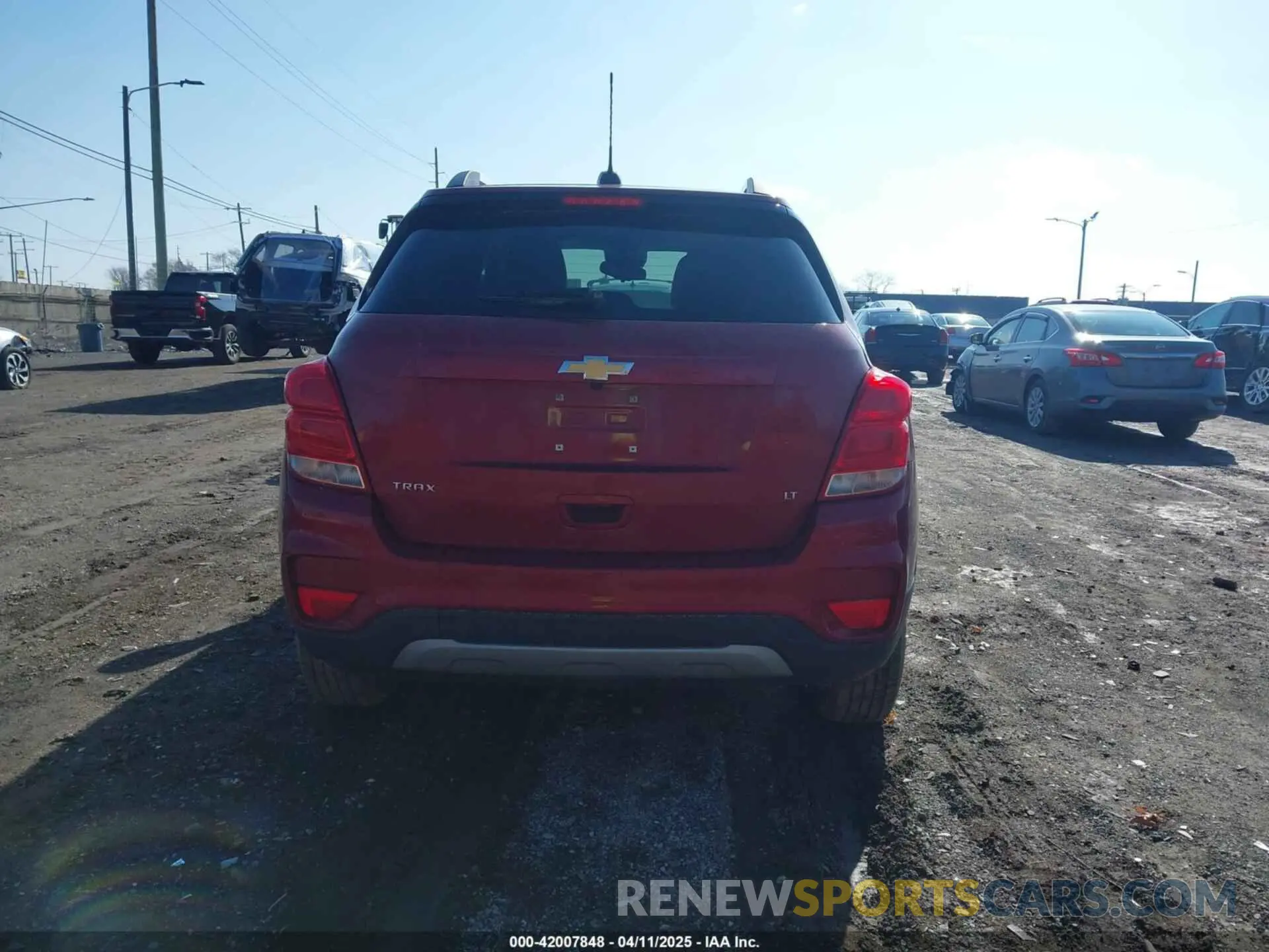 16 Photograph of a damaged car 3GNCJLSB8KL338057 CHEVROLET TRAX 2019