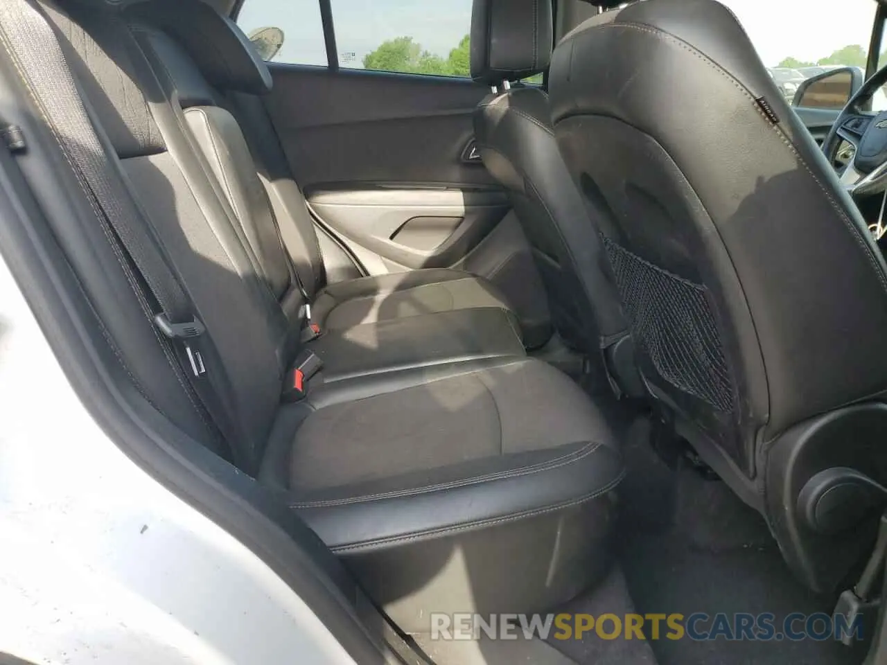 11 Photograph of a damaged car 3GNCJLSB9KL142693 CHEVROLET TRAX 2019