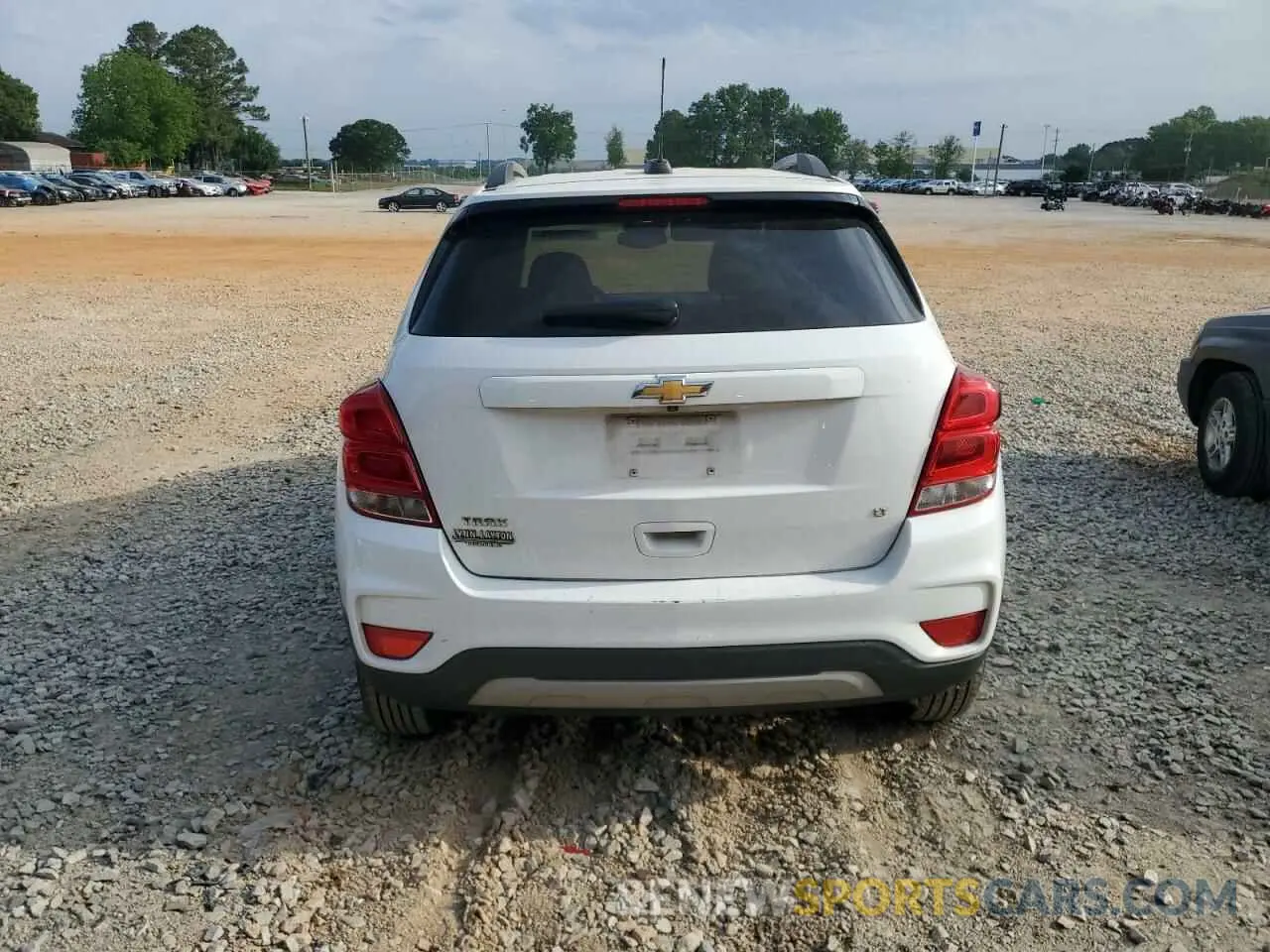 6 Photograph of a damaged car 3GNCJLSB9KL142693 CHEVROLET TRAX 2019