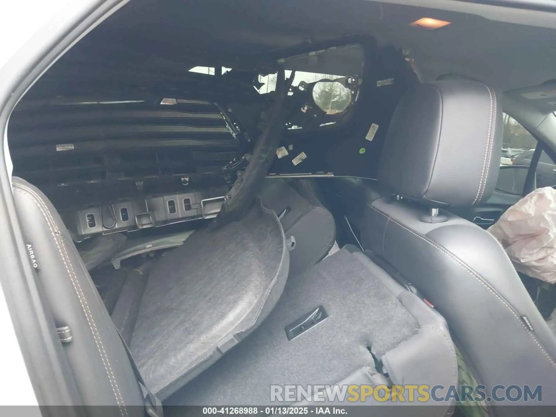 8 Photograph of a damaged car 3GNCJLSB9KL243295 CHEVROLET TRAX 2019