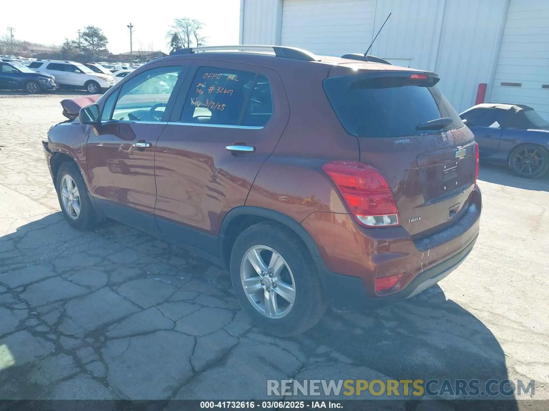 3 Photograph of a damaged car 3GNCJLSB9KL279780 CHEVROLET TRAX 2019