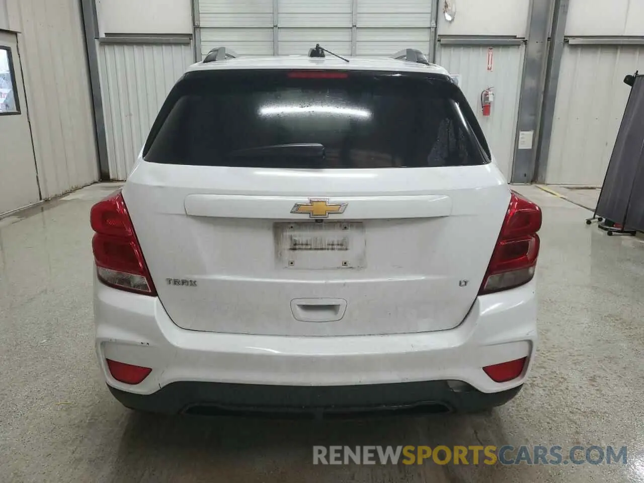 6 Photograph of a damaged car 3GNCJLSB9KL337208 CHEVROLET TRAX 2019