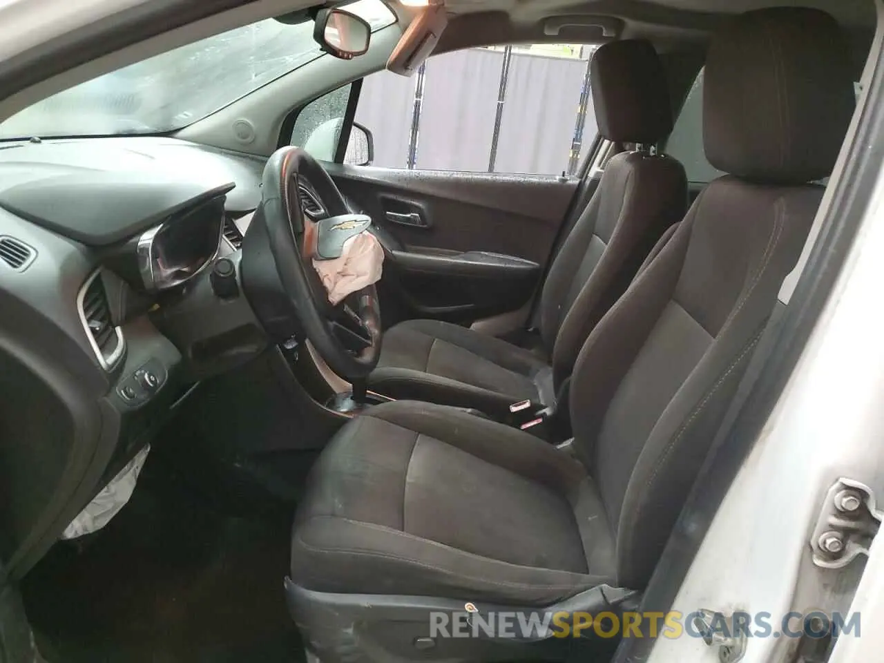 7 Photograph of a damaged car 3GNCJLSB9KL337208 CHEVROLET TRAX 2019