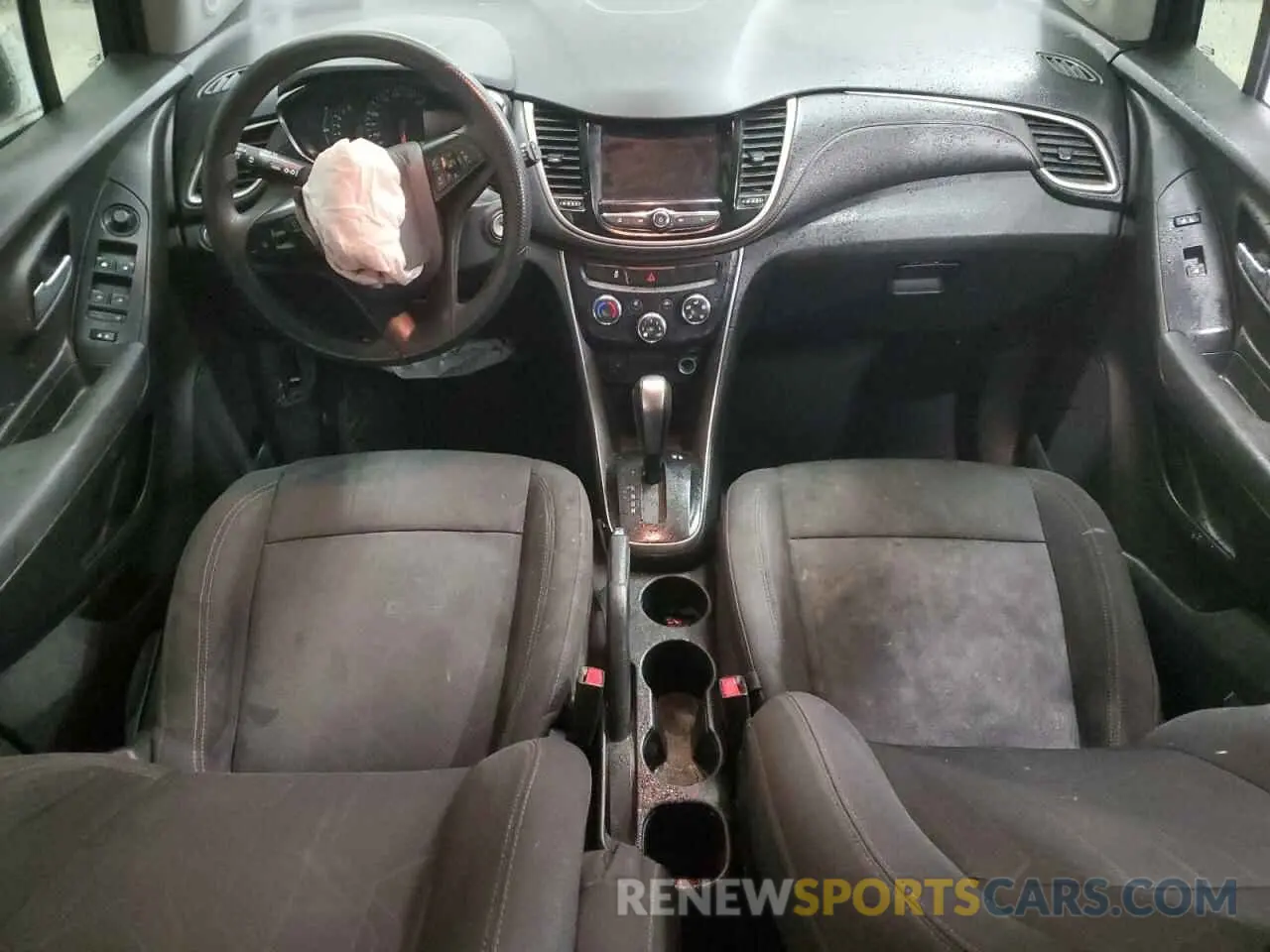 8 Photograph of a damaged car 3GNCJLSB9KL337208 CHEVROLET TRAX 2019