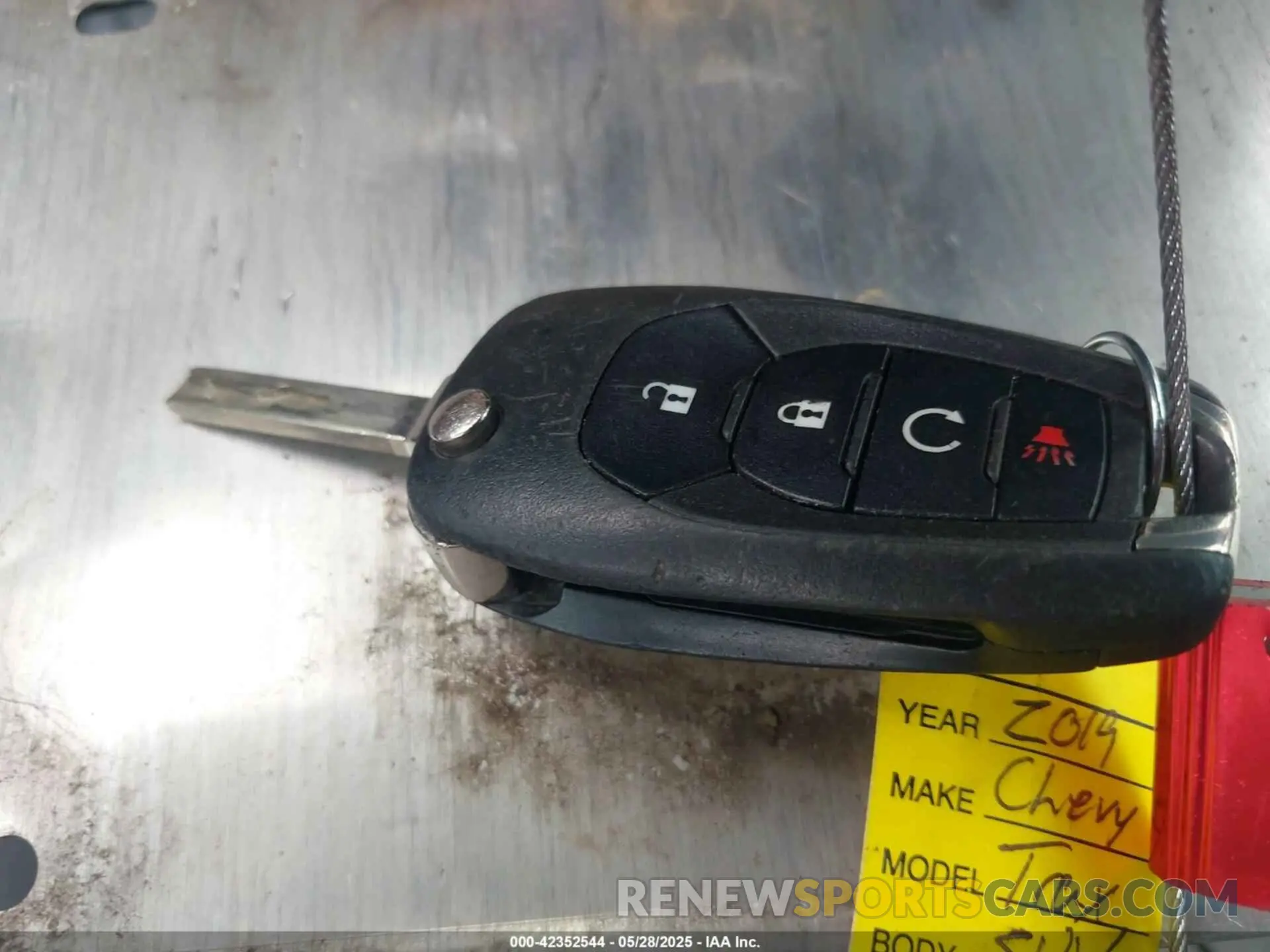 11 Photograph of a damaged car 3GNCJLSBXKL207325 CHEVROLET TRAX 2019