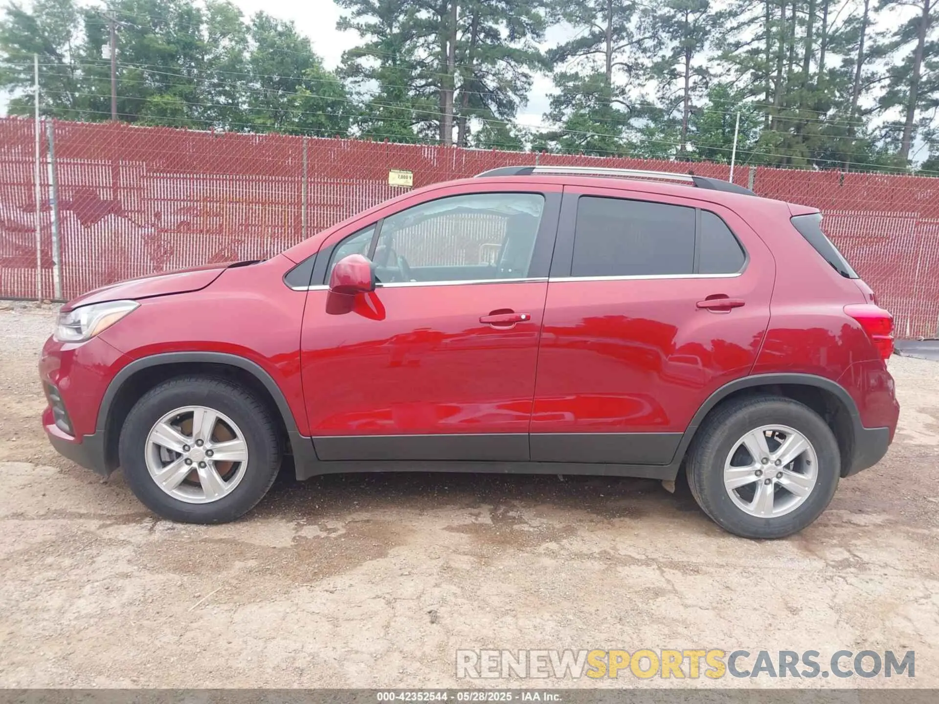 14 Photograph of a damaged car 3GNCJLSBXKL207325 CHEVROLET TRAX 2019