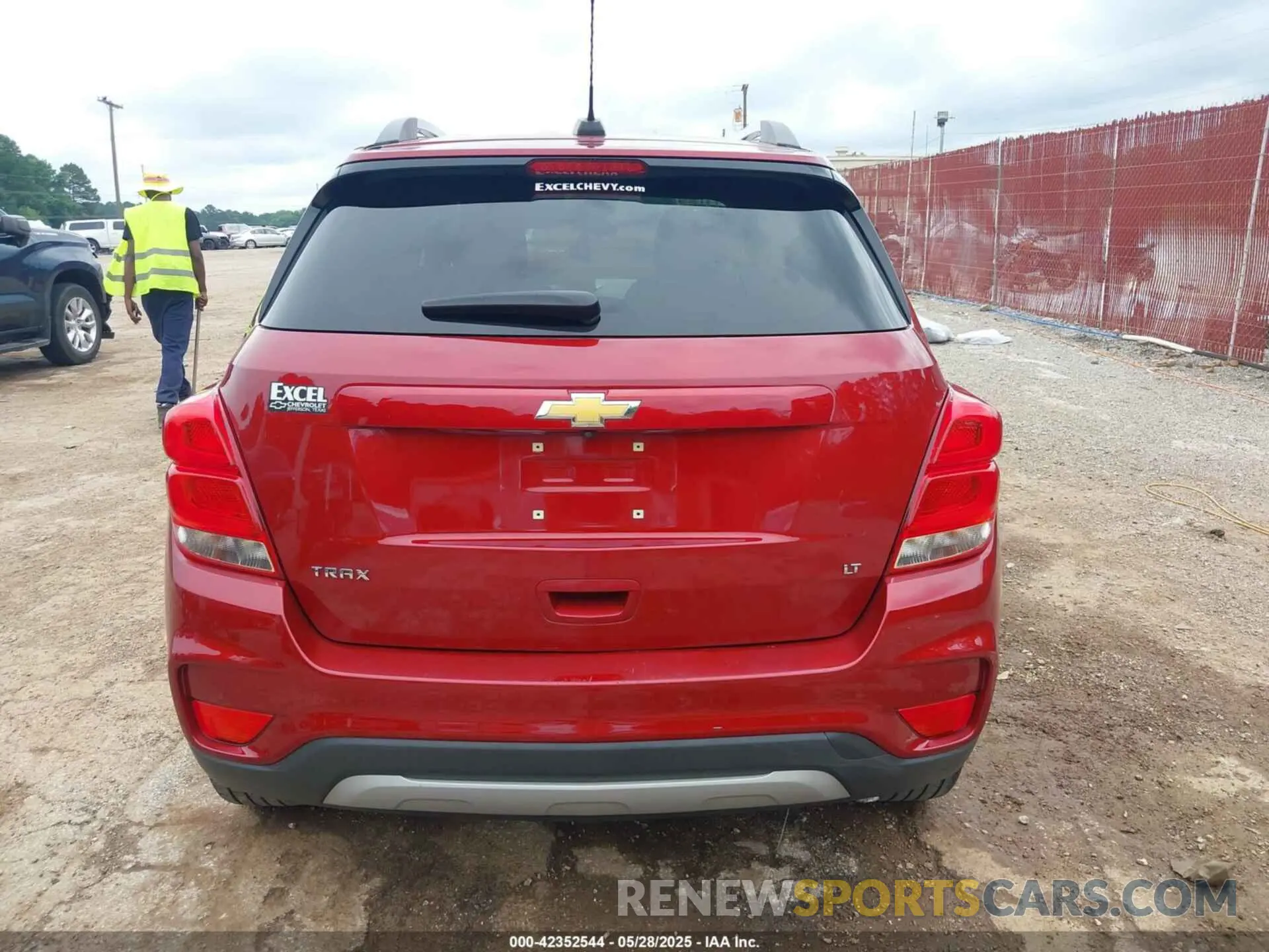 16 Photograph of a damaged car 3GNCJLSBXKL207325 CHEVROLET TRAX 2019
