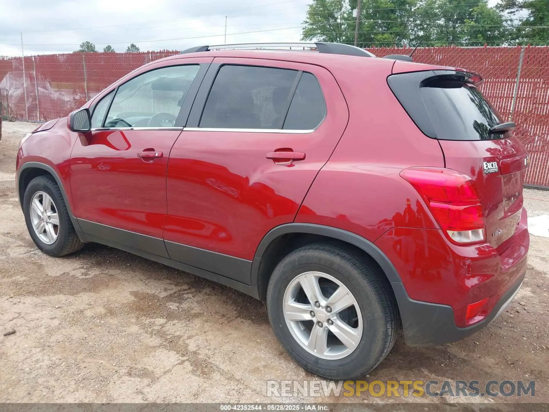 3 Photograph of a damaged car 3GNCJLSBXKL207325 CHEVROLET TRAX 2019