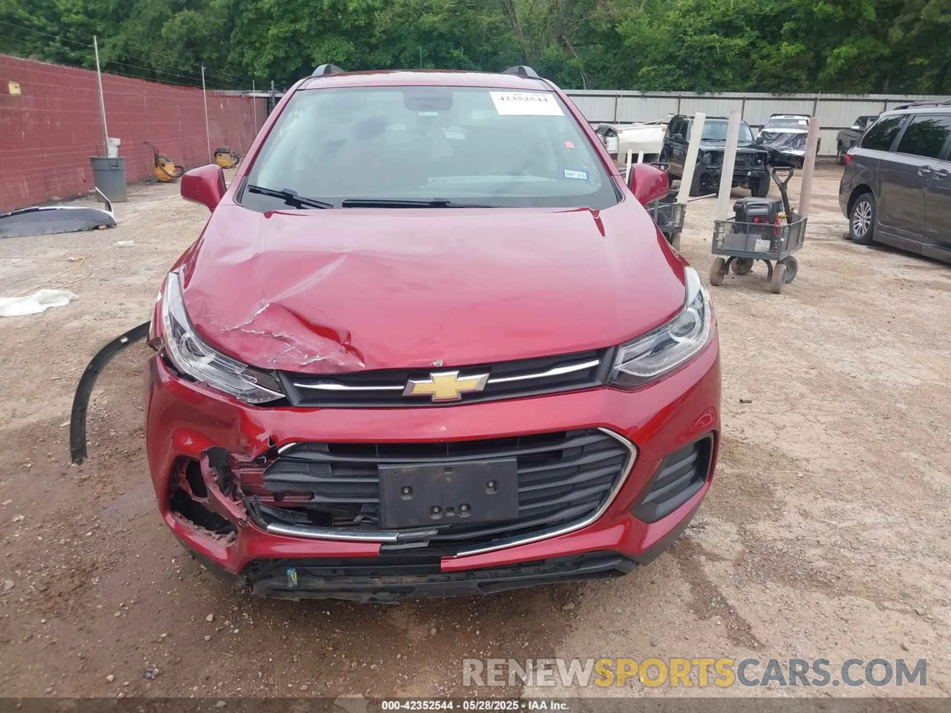 6 Photograph of a damaged car 3GNCJLSBXKL207325 CHEVROLET TRAX 2019