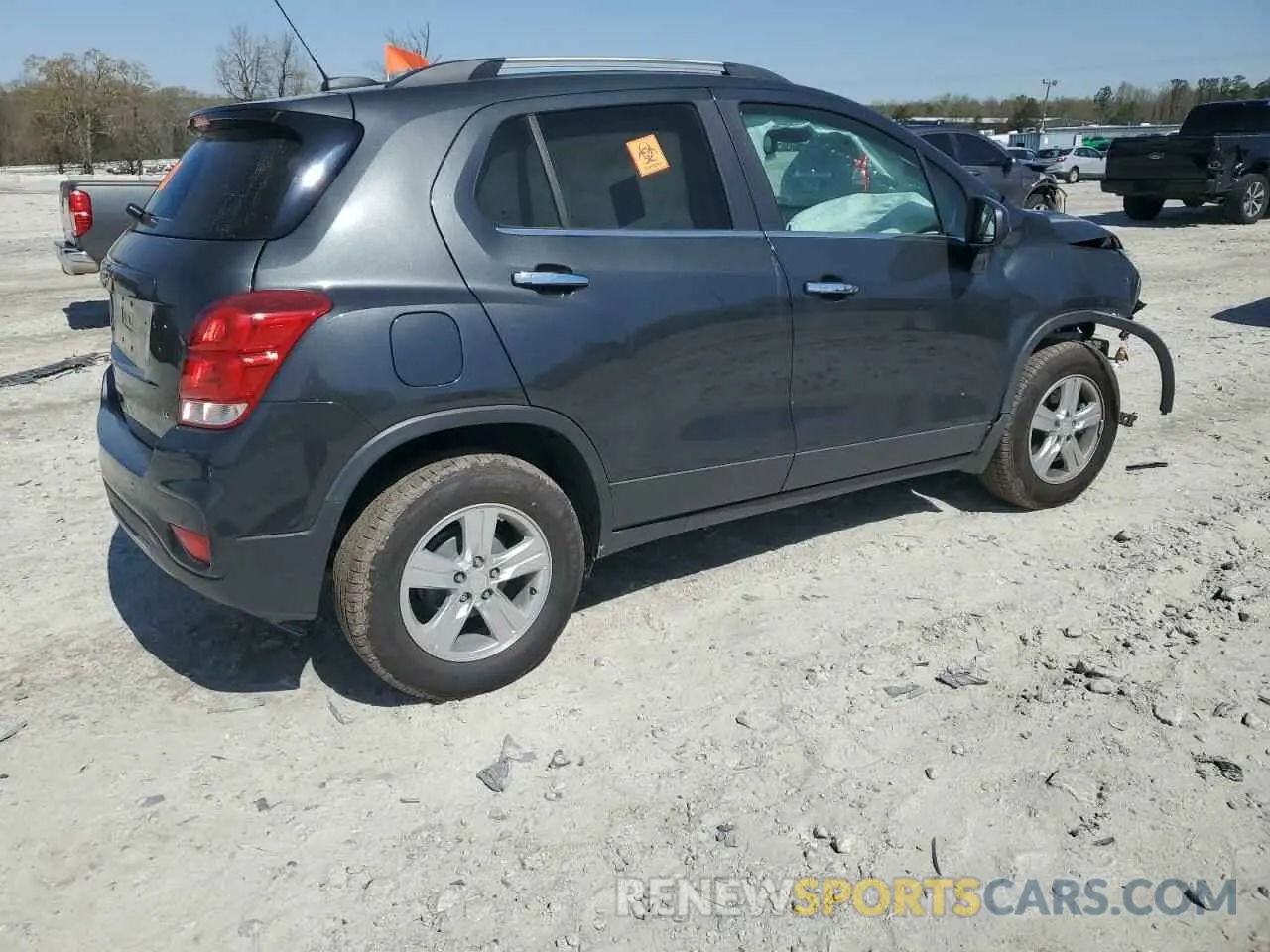 3 Photograph of a damaged car 3GNCJLSBXKL323964 CHEVROLET TRAX 2019