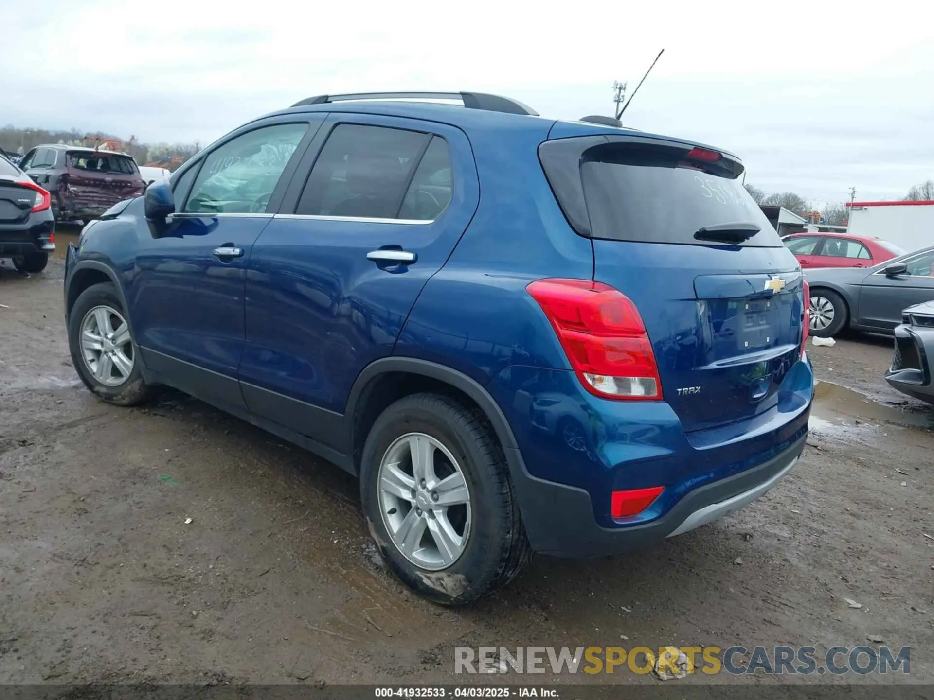 3 Photograph of a damaged car 3GNCJLSBXKL351862 CHEVROLET TRAX 2019
