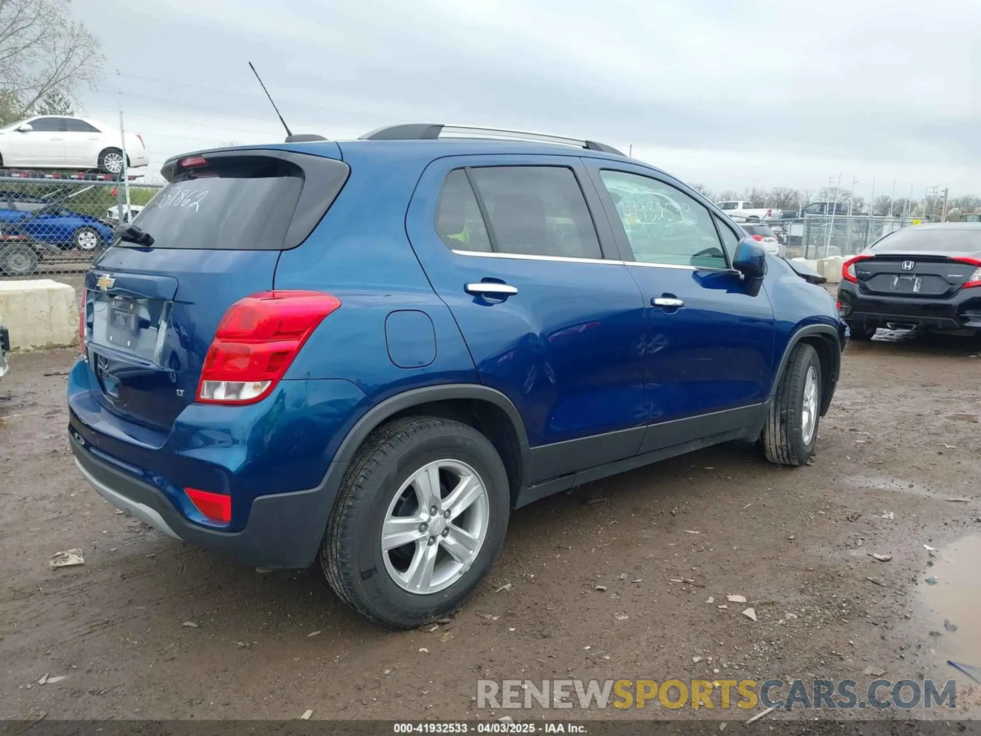 4 Photograph of a damaged car 3GNCJLSBXKL351862 CHEVROLET TRAX 2019