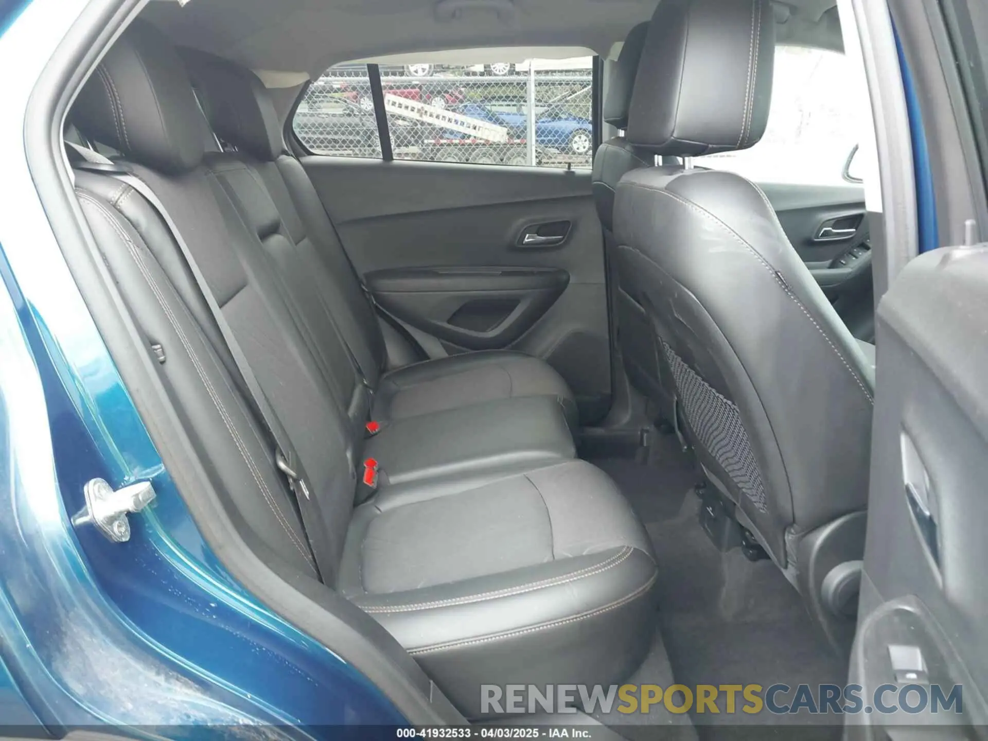 8 Photograph of a damaged car 3GNCJLSBXKL351862 CHEVROLET TRAX 2019