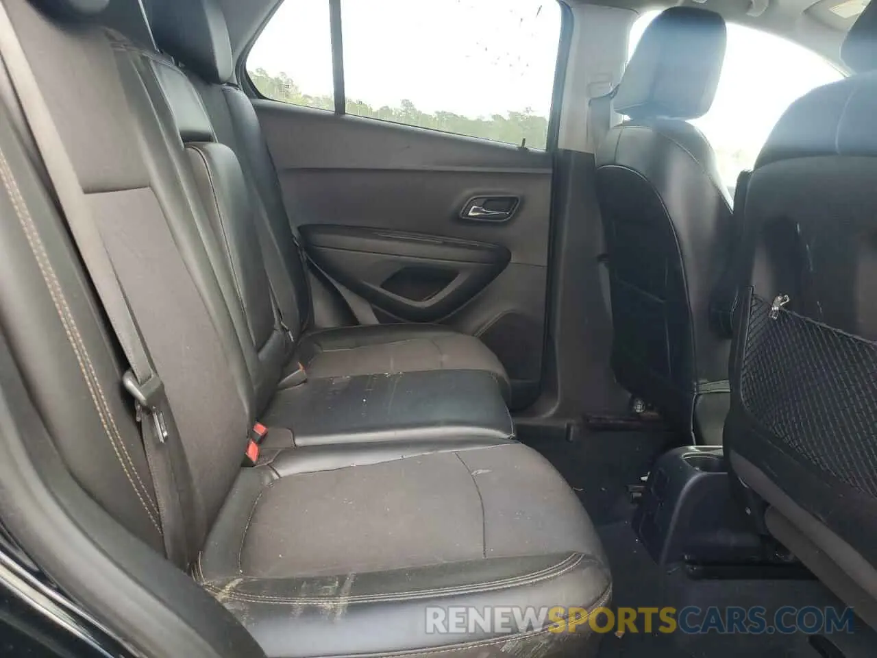 11 Photograph of a damaged car 3GNCJLSBXKL370623 CHEVROLET TRAX 2019