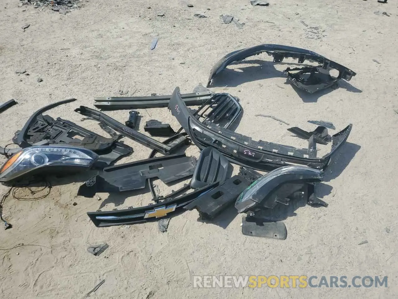 13 Photograph of a damaged car 3GNCJLSBXKL370623 CHEVROLET TRAX 2019