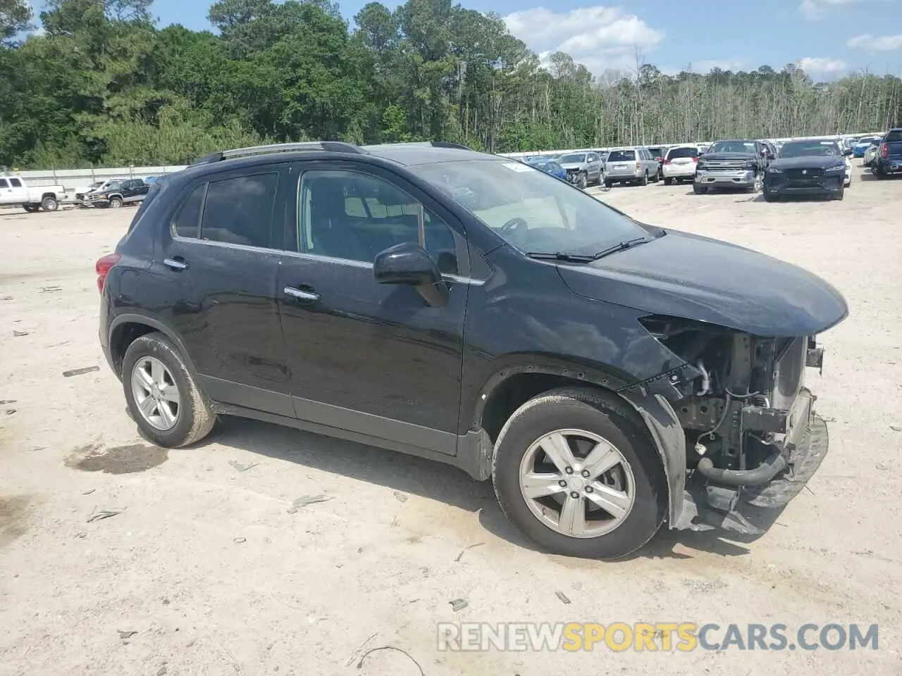 4 Photograph of a damaged car 3GNCJLSBXKL370623 CHEVROLET TRAX 2019