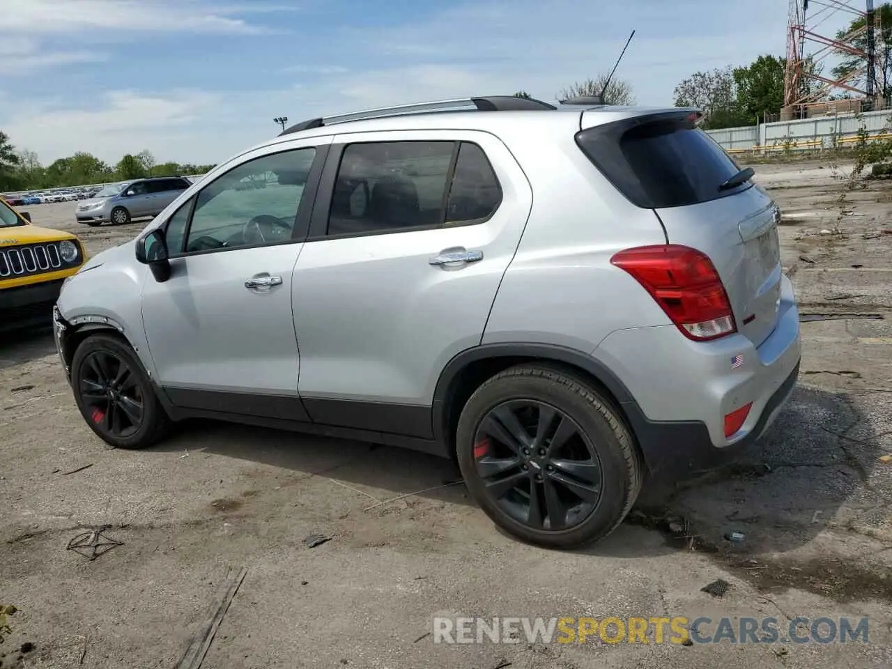 2 Photograph of a damaged car 3GNCJLSBXKL381637 CHEVROLET TRAX 2019