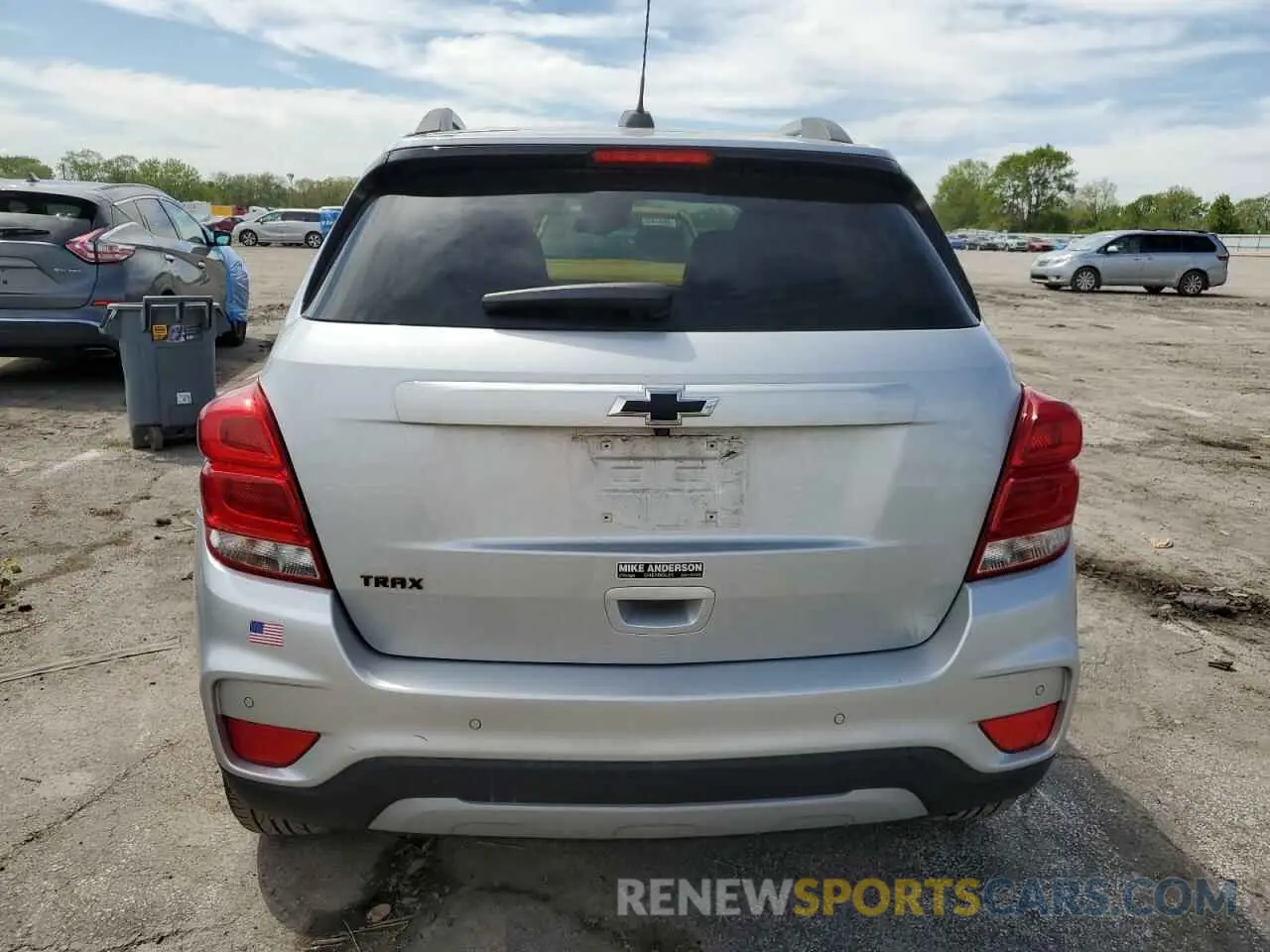 6 Photograph of a damaged car 3GNCJLSBXKL381637 CHEVROLET TRAX 2019