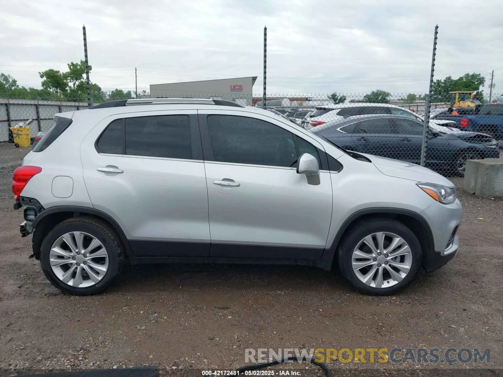 13 Photograph of a damaged car 3GNCJMSB7KL405558 CHEVROLET TRAX 2019