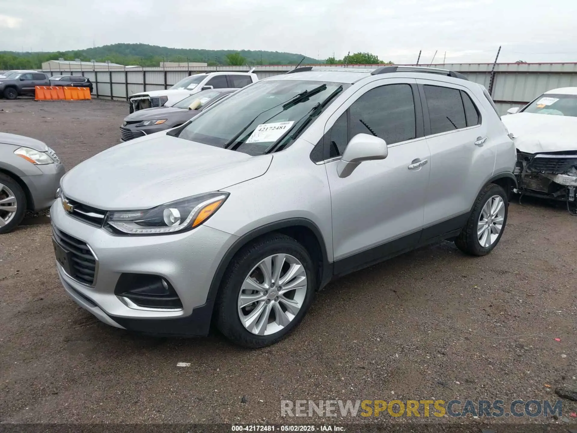2 Photograph of a damaged car 3GNCJMSB7KL405558 CHEVROLET TRAX 2019