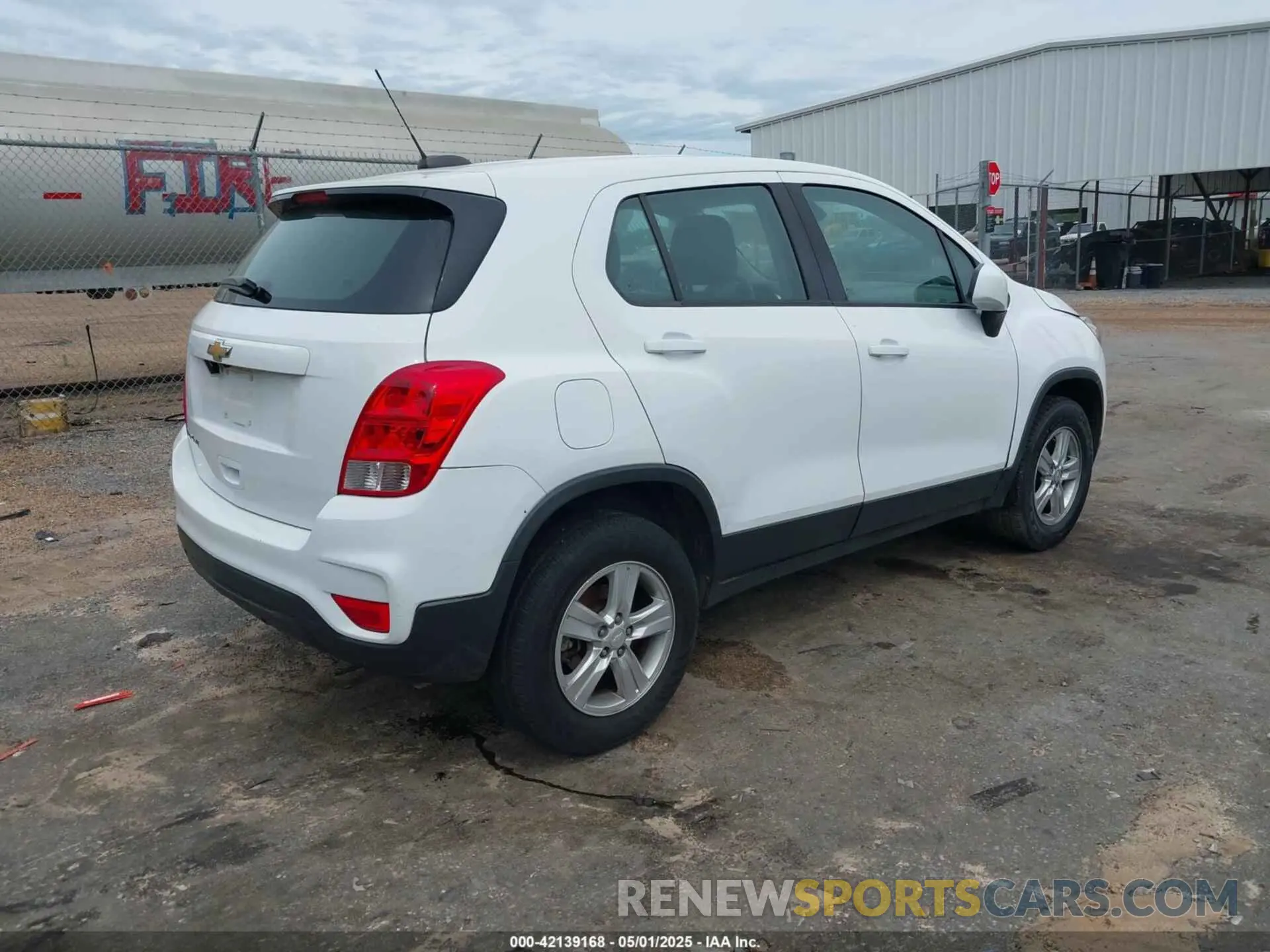 4 Photograph of a damaged car 3GNCJNSB1KL290607 CHEVROLET TRAX 2019