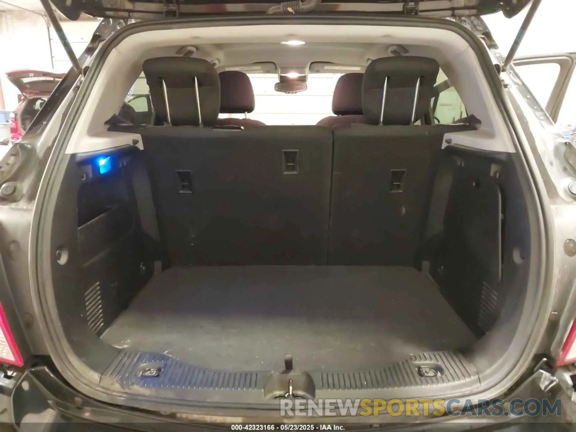 18 Photograph of a damaged car 3GNCJNSB2KL167995 CHEVROLET TRAX 2019