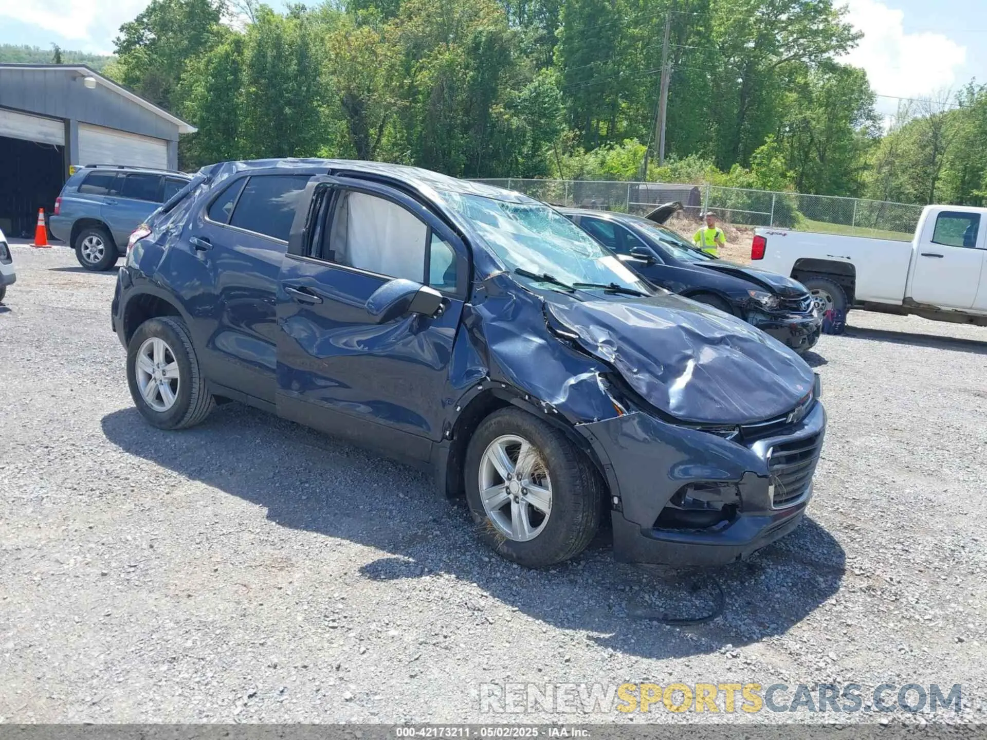 1 Photograph of a damaged car 3GNCJNSB2KL237382 CHEVROLET TRAX 2019