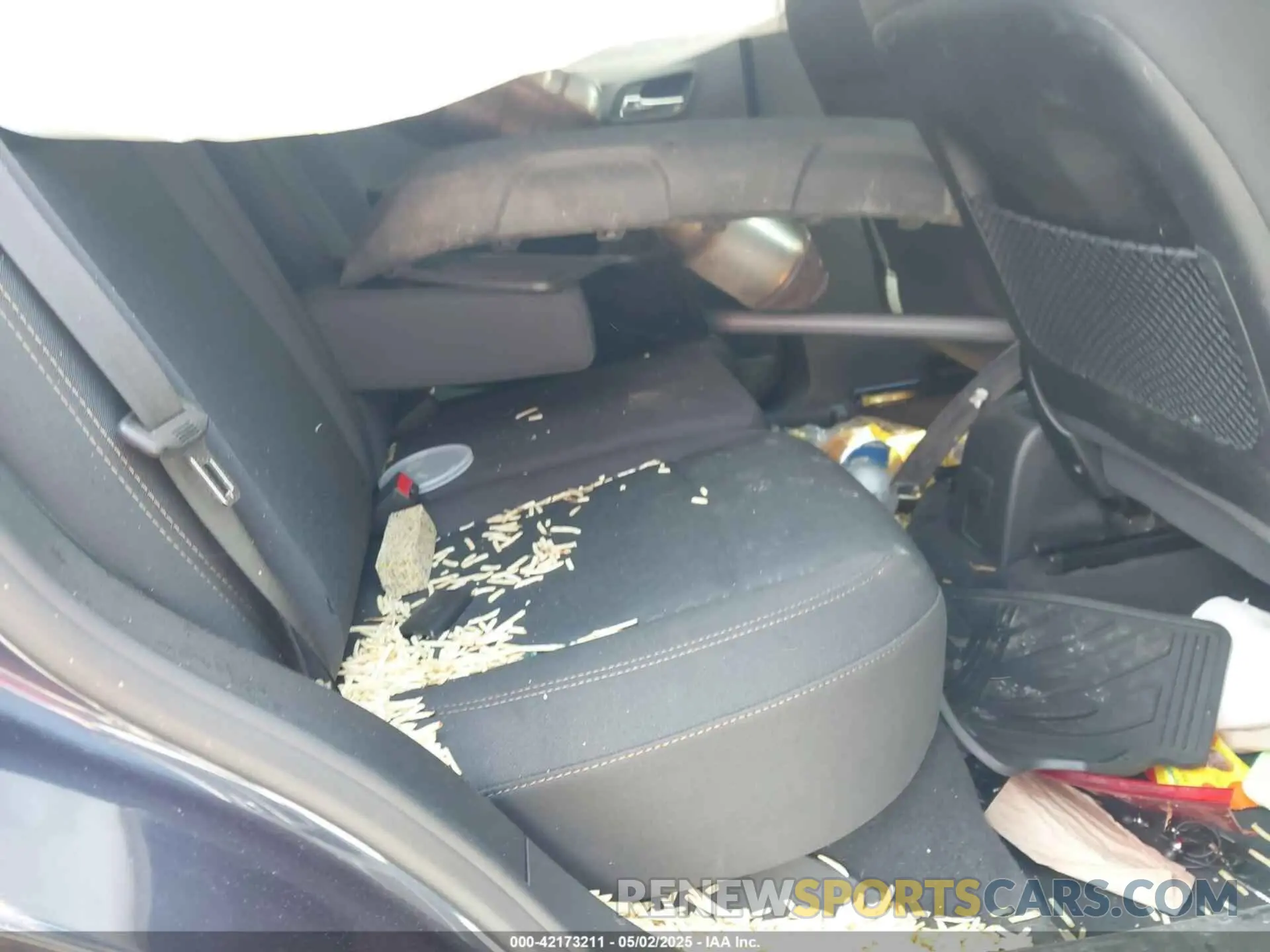 8 Photograph of a damaged car 3GNCJNSB2KL237382 CHEVROLET TRAX 2019