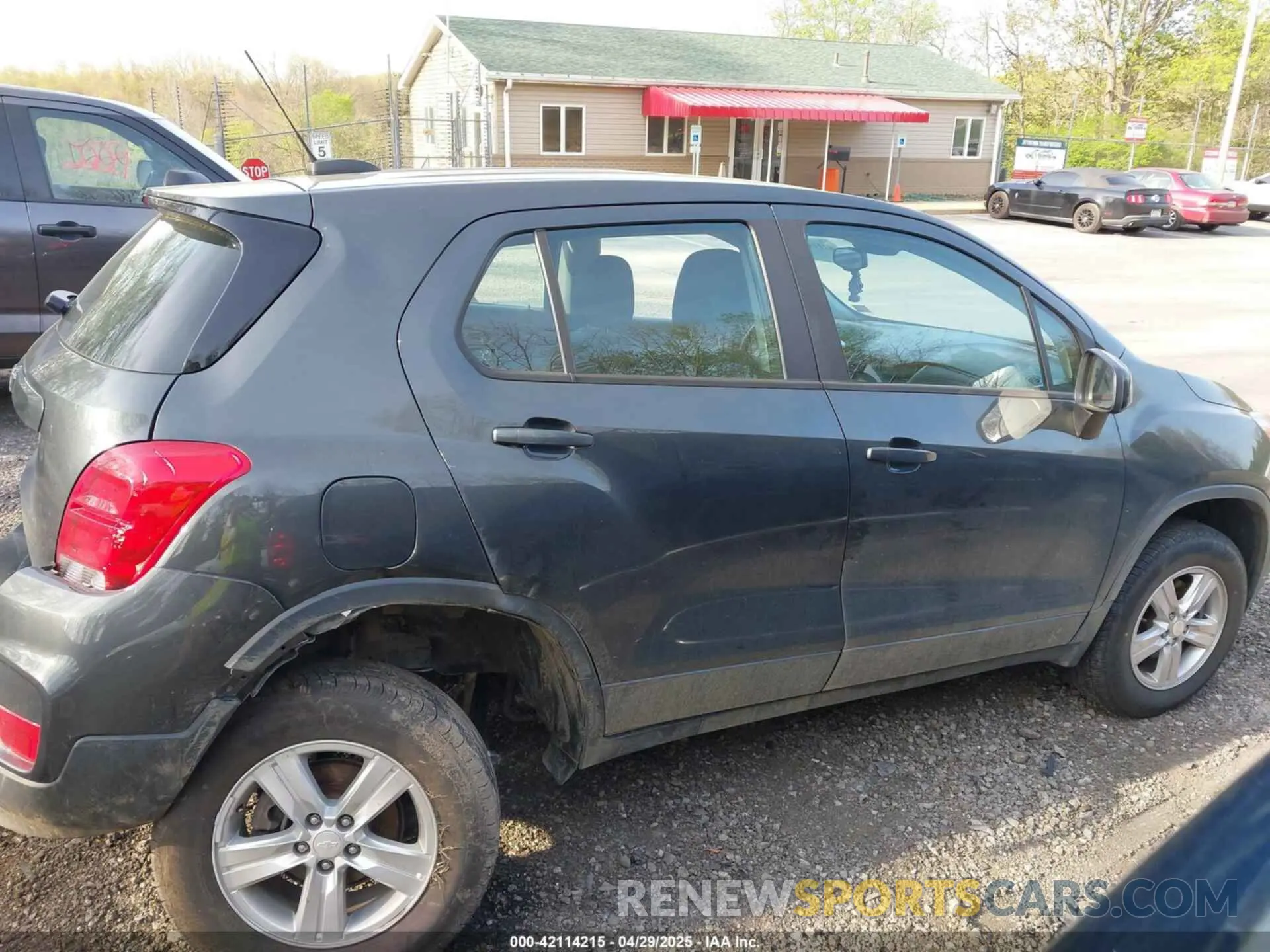 13 Photograph of a damaged car 3GNCJNSB2KL282967 CHEVROLET TRAX 2019