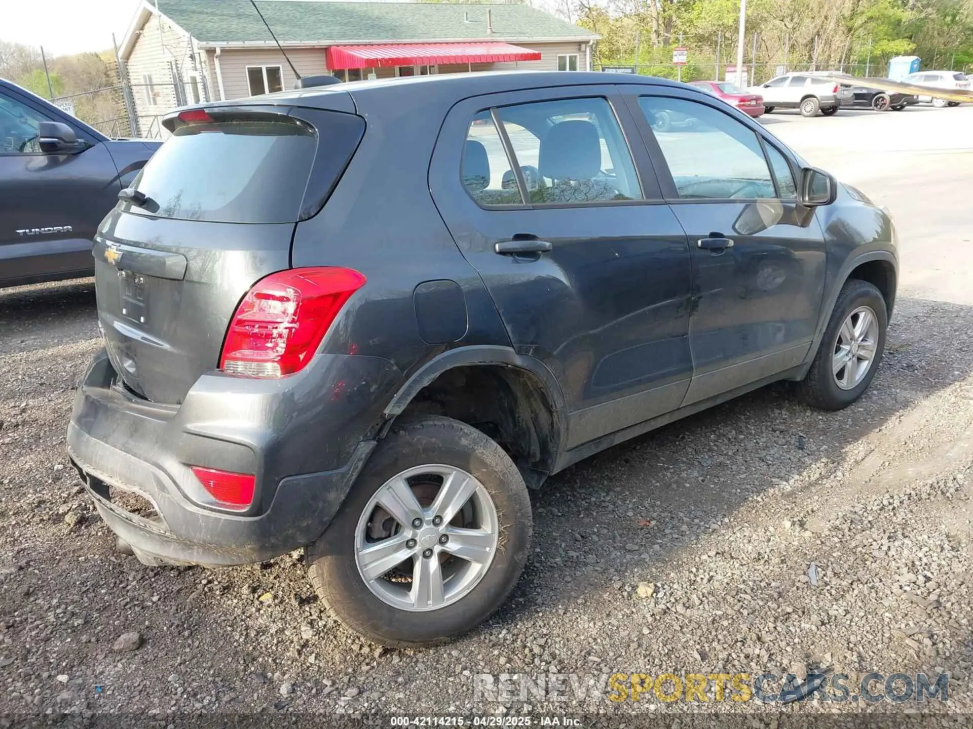 4 Photograph of a damaged car 3GNCJNSB2KL282967 CHEVROLET TRAX 2019