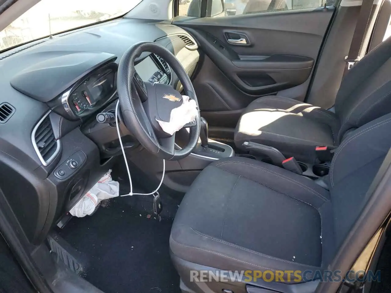 7 Photograph of a damaged car 3GNCJNSB2KL290910 CHEVROLET TRAX 2019