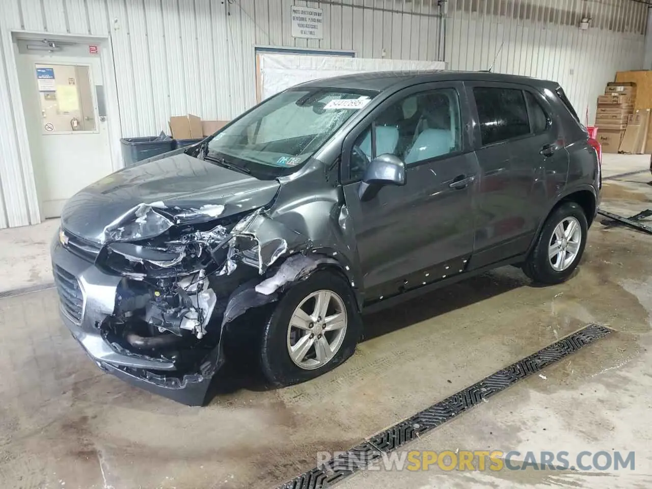 1 Photograph of a damaged car 3GNCJNSB2KL402153 CHEVROLET TRAX 2019