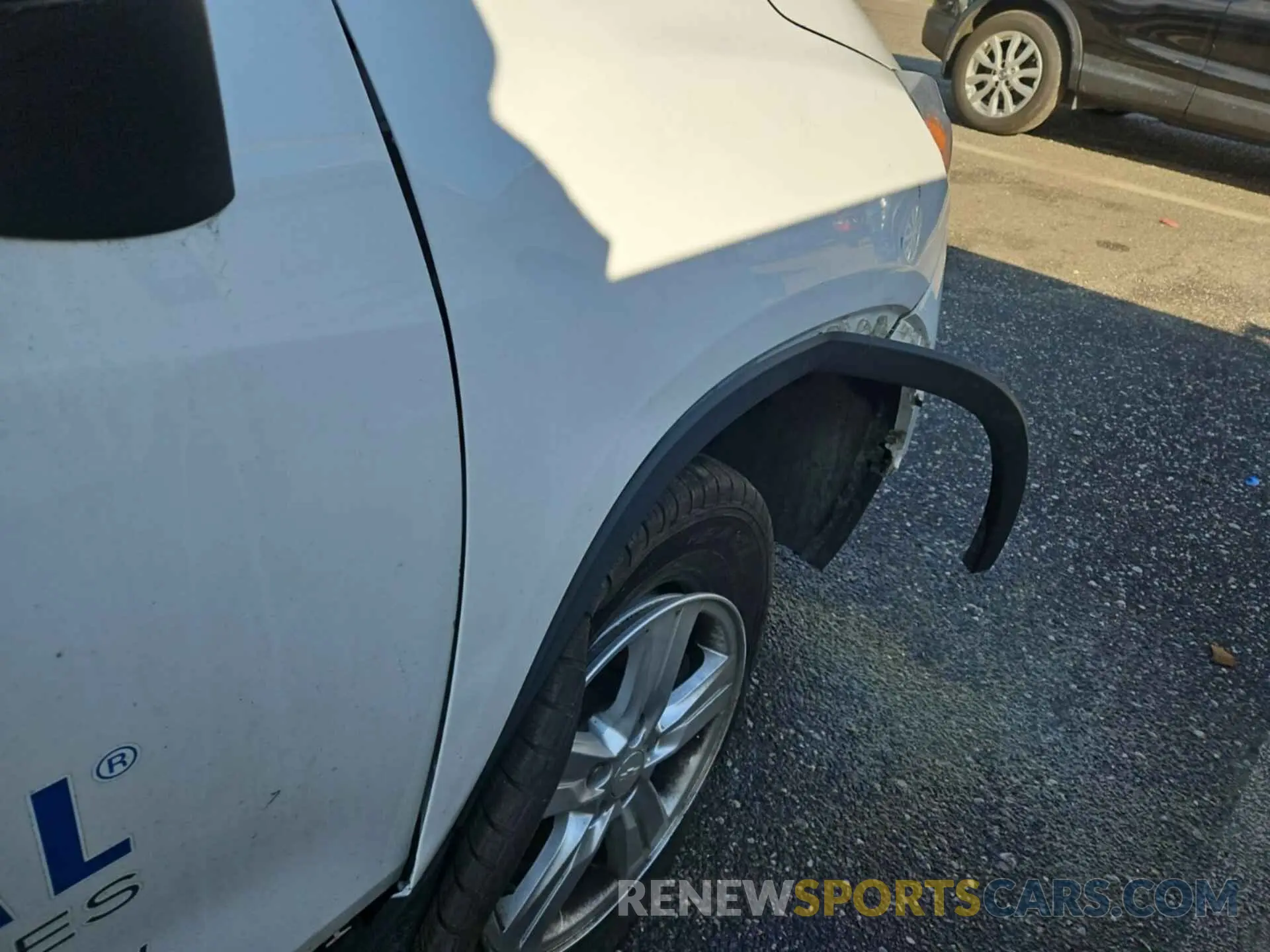 32 Photograph of a damaged car 3GNCJNSB3KL238752 CHEVROLET TRAX 2019