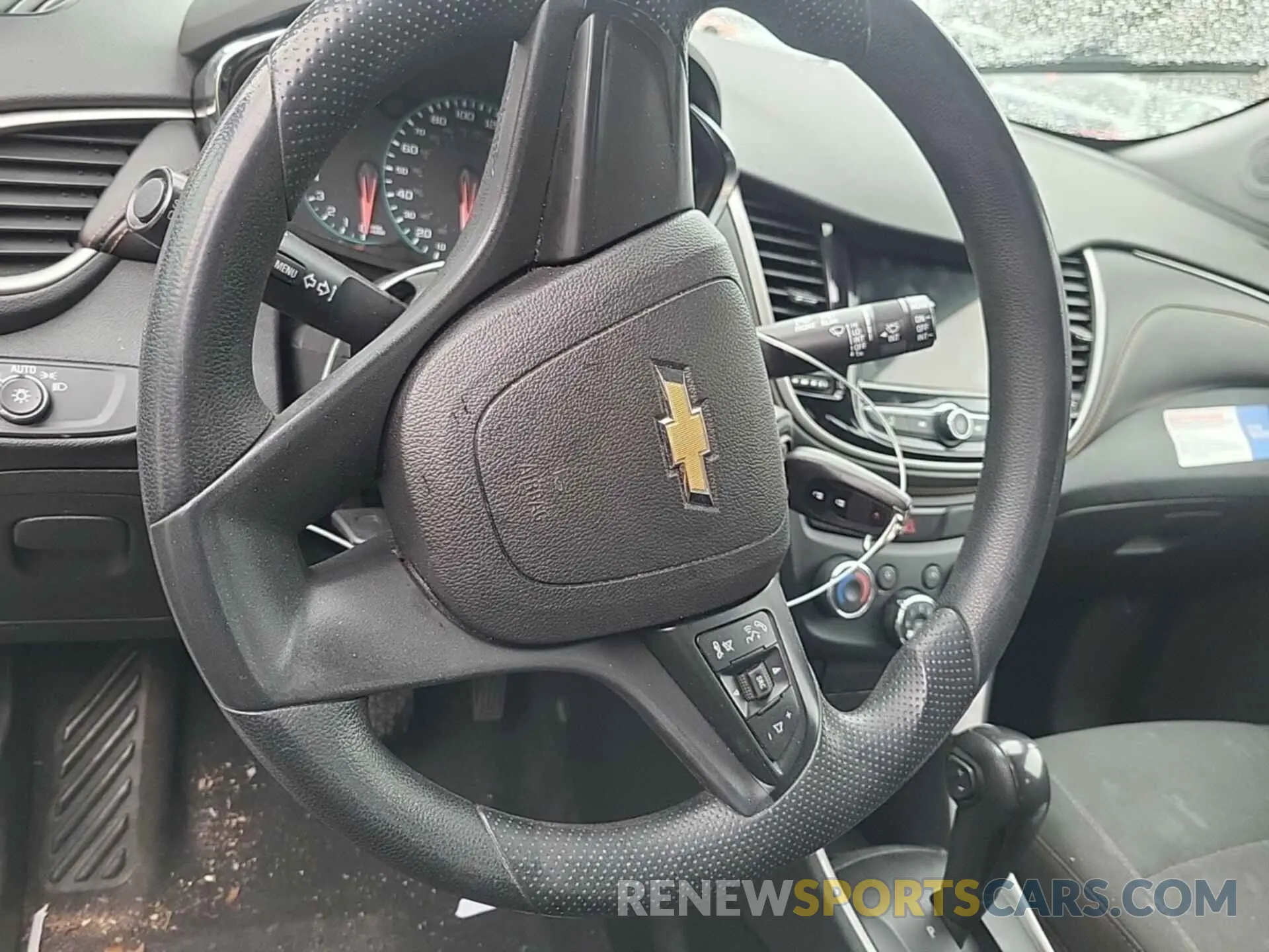 8 Photograph of a damaged car 3GNCJNSB3KL238752 CHEVROLET TRAX 2019