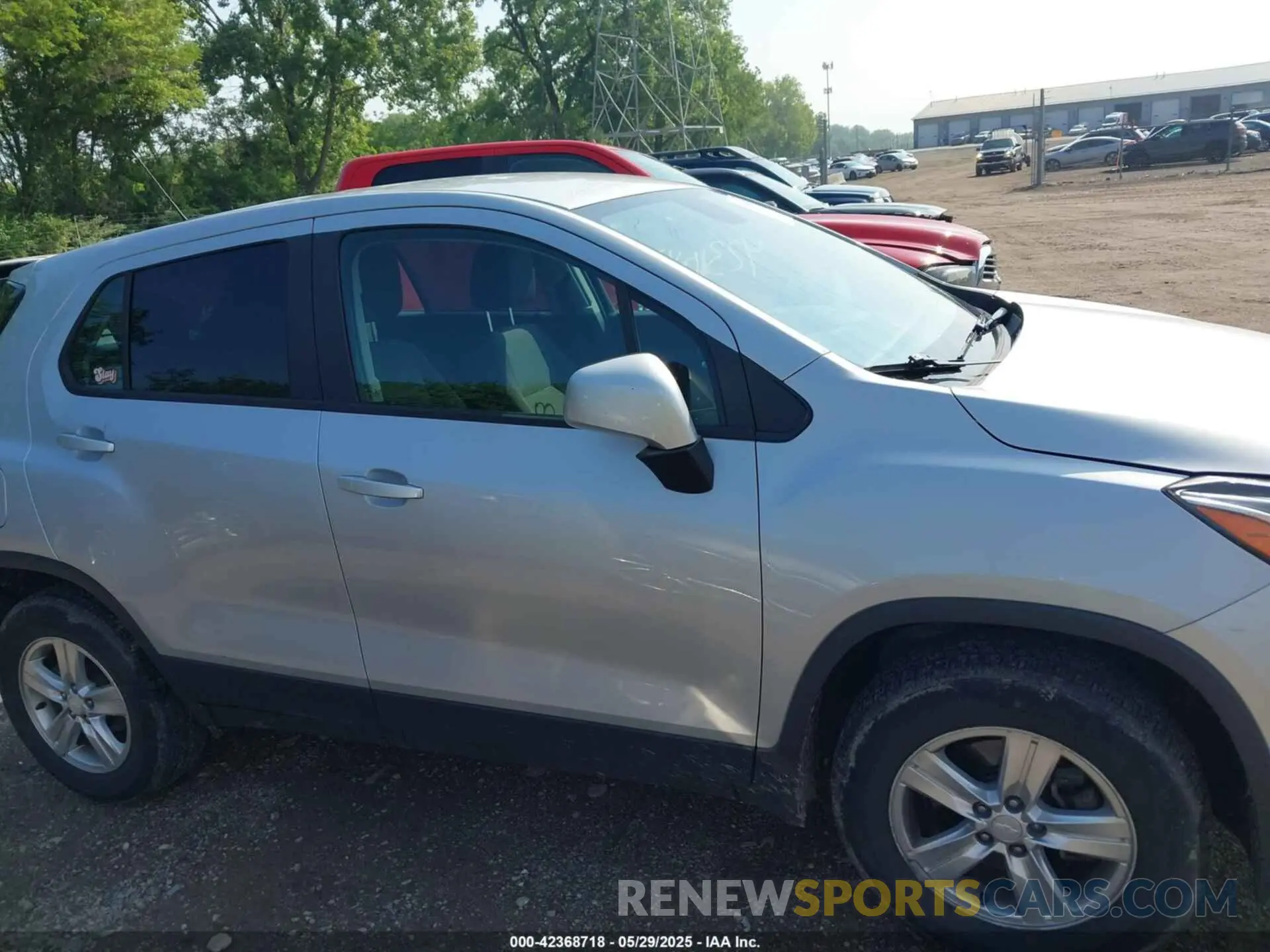 13 Photograph of a damaged car 3GNCJNSB4KL173930 CHEVROLET TRAX 2019