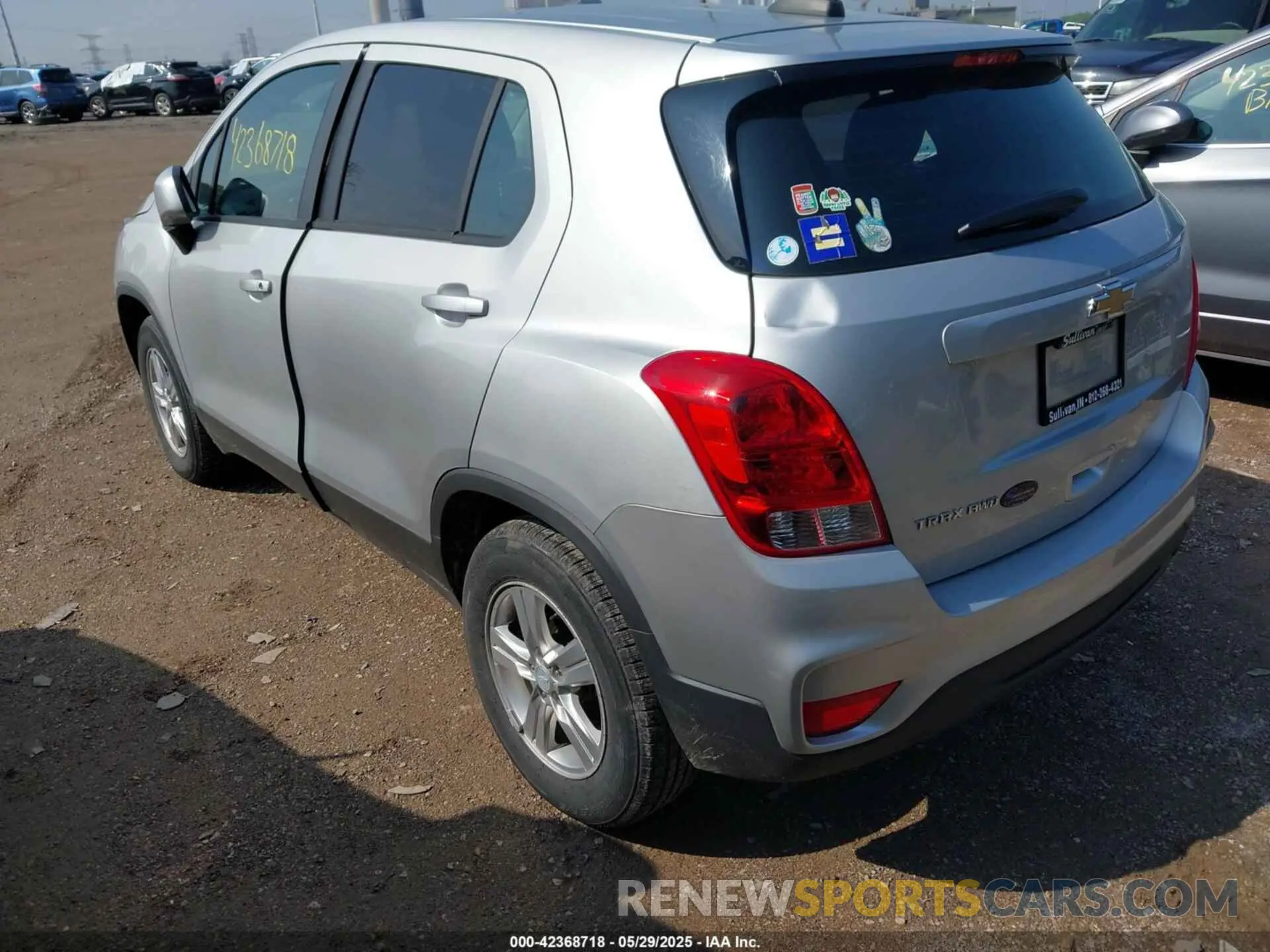 3 Photograph of a damaged car 3GNCJNSB4KL173930 CHEVROLET TRAX 2019