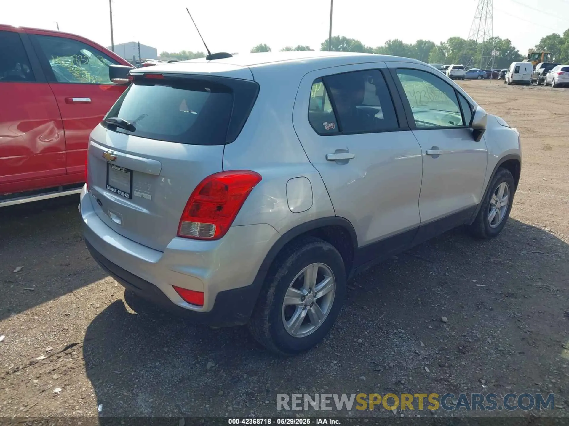4 Photograph of a damaged car 3GNCJNSB4KL173930 CHEVROLET TRAX 2019