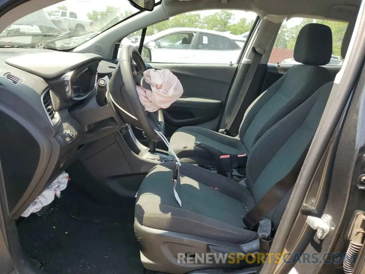 7 Photograph of a damaged car 3GNCJNSB4KL179470 CHEVROLET TRAX 2019